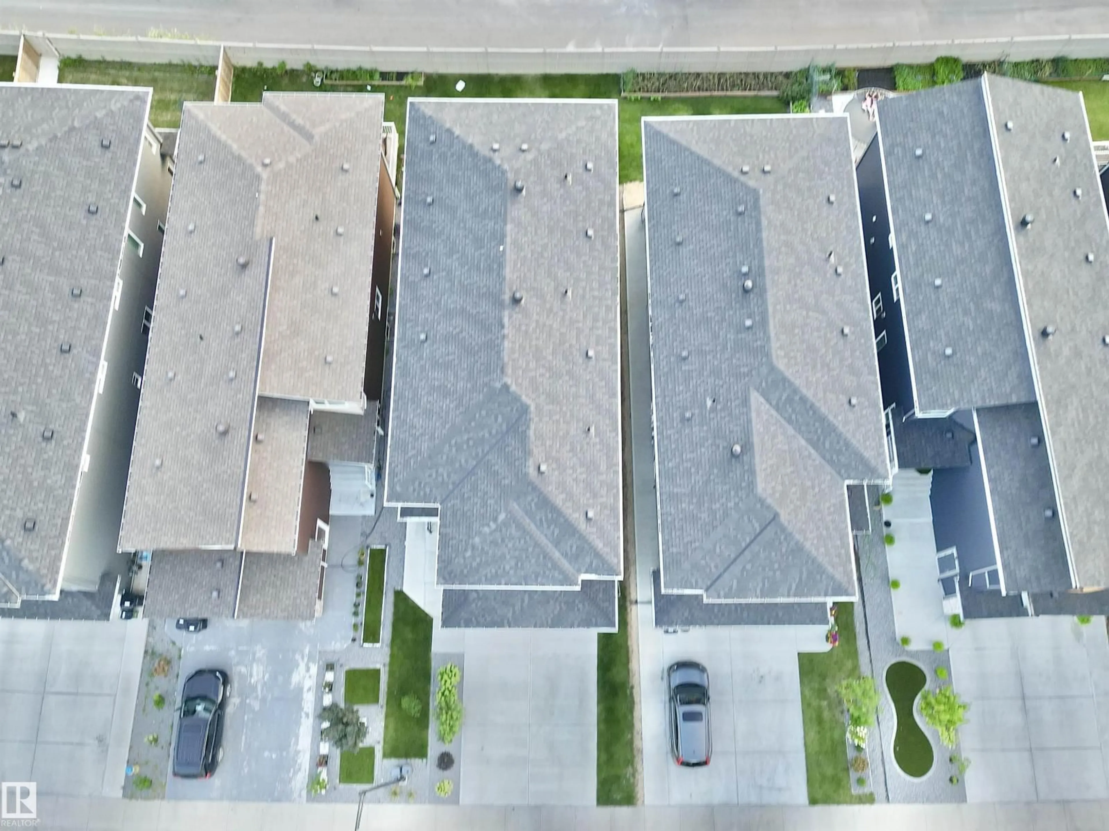 A pic from outside/outdoor area/front of a property/back of a property/a pic from drone, street for 1836 22 ST, Edmonton Alberta T6T2M5