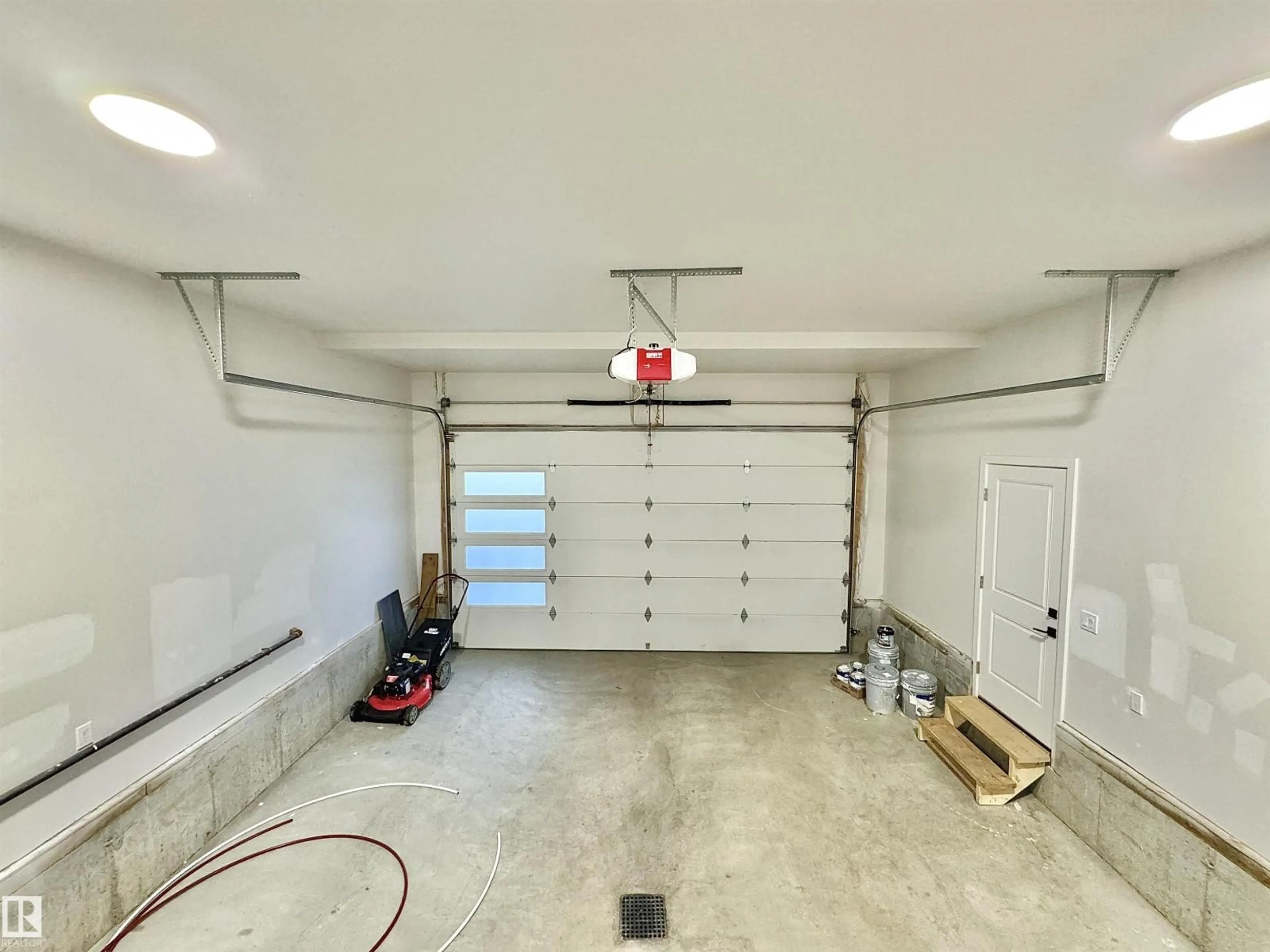 Indoor garage for 1836 22 ST, Edmonton Alberta T6T2M5
