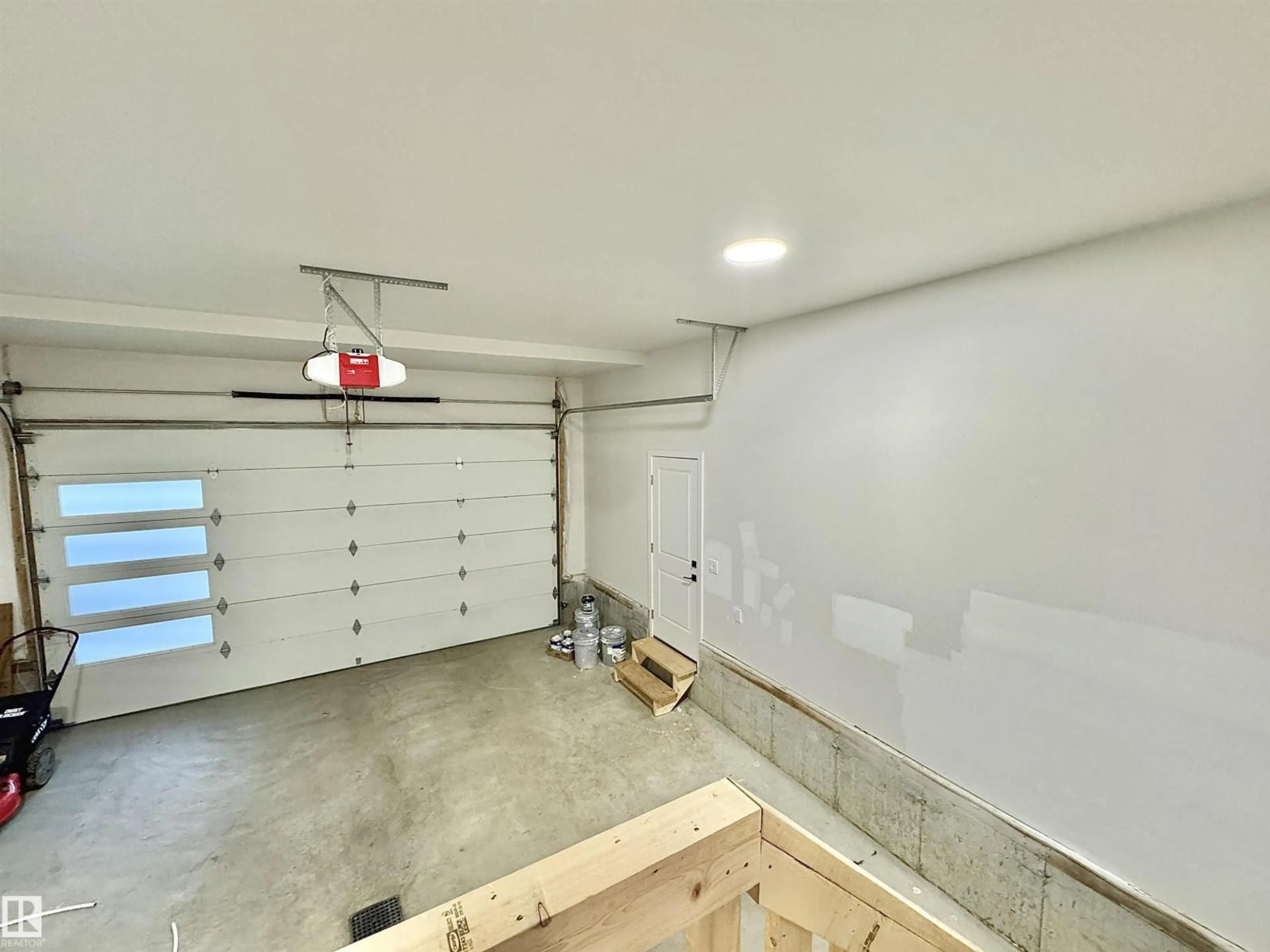 Indoor garage for 1836 22 ST, Edmonton Alberta T6T2M5