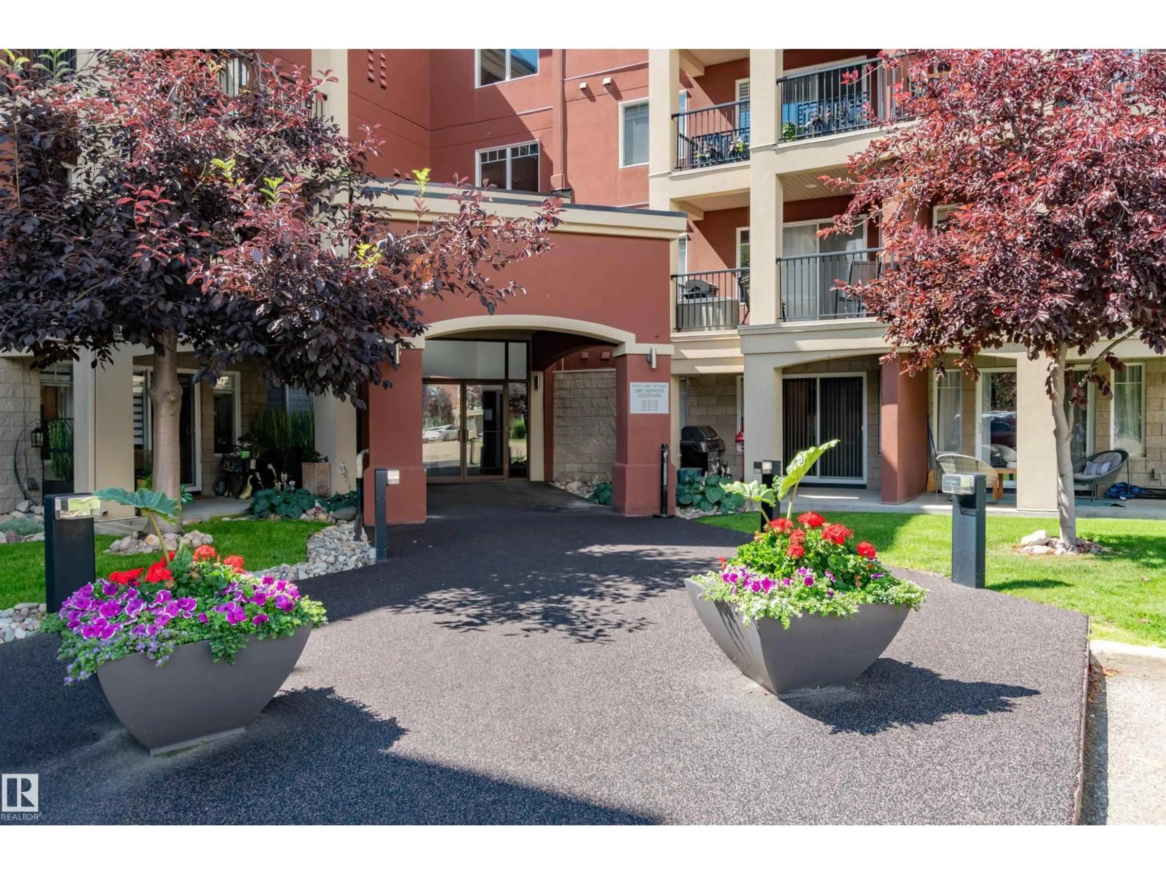Patio, street for 300 - 131 PALISADES WY, Sherwood Park Alberta T8H2T9