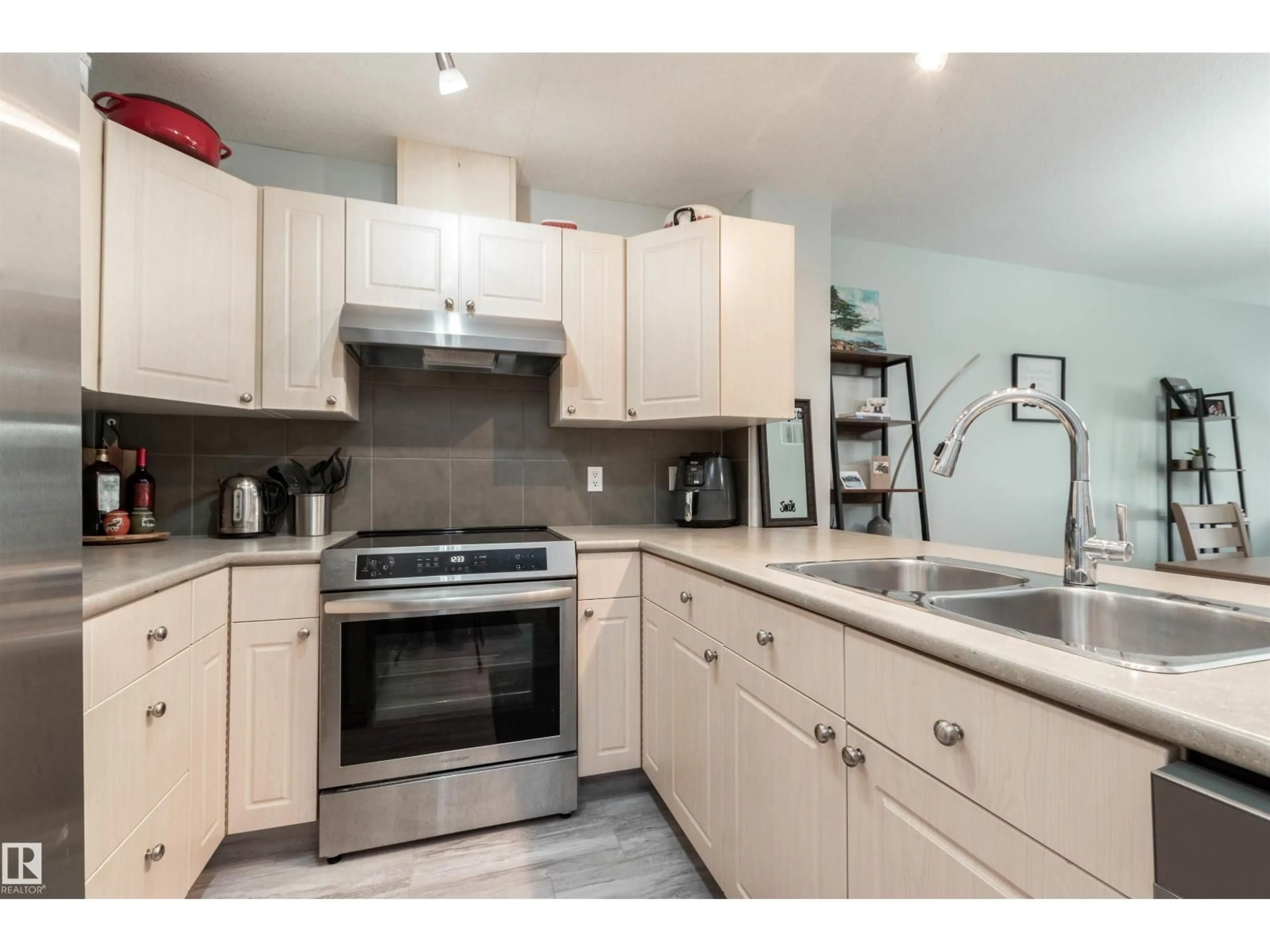 Open concept kitchen, unknown for 300 - 131 PALISADES WY, Sherwood Park Alberta T8H2T9