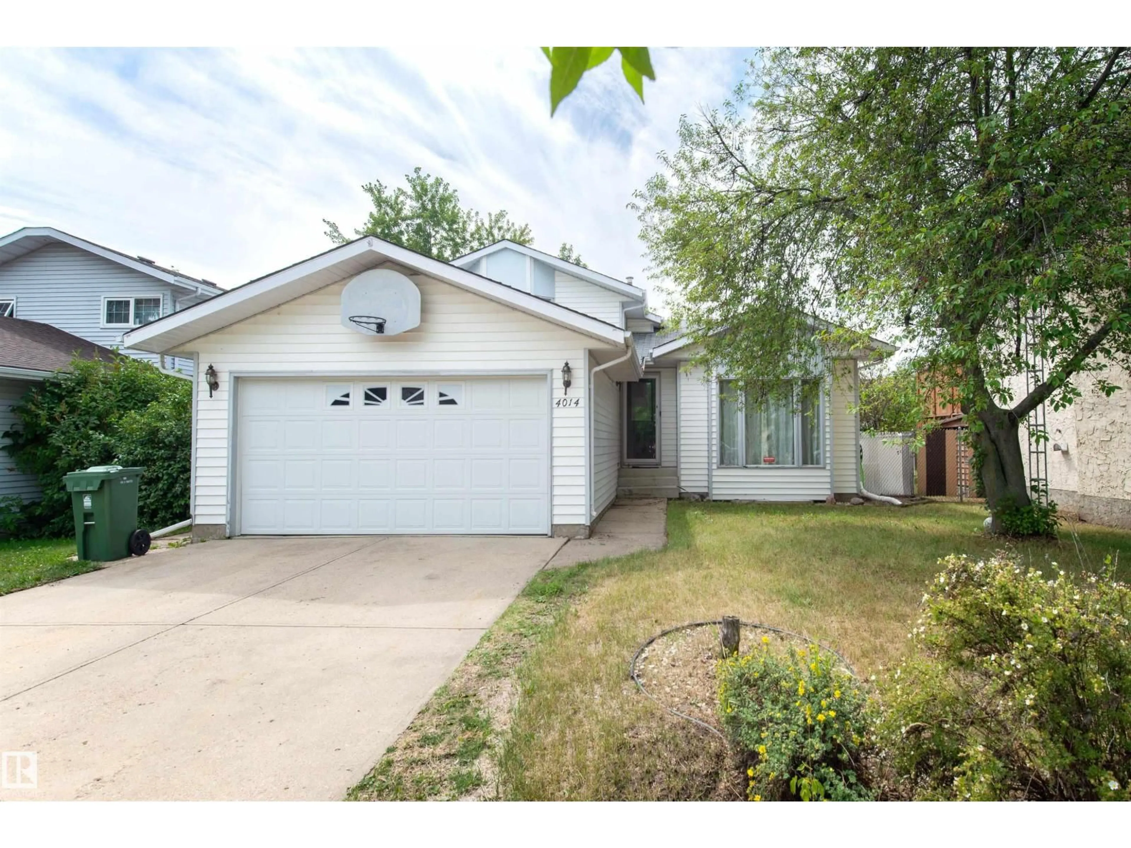 Home with vinyl exterior material, street for 4014 41 AV, Bonnyville Town Alberta T9N1T7