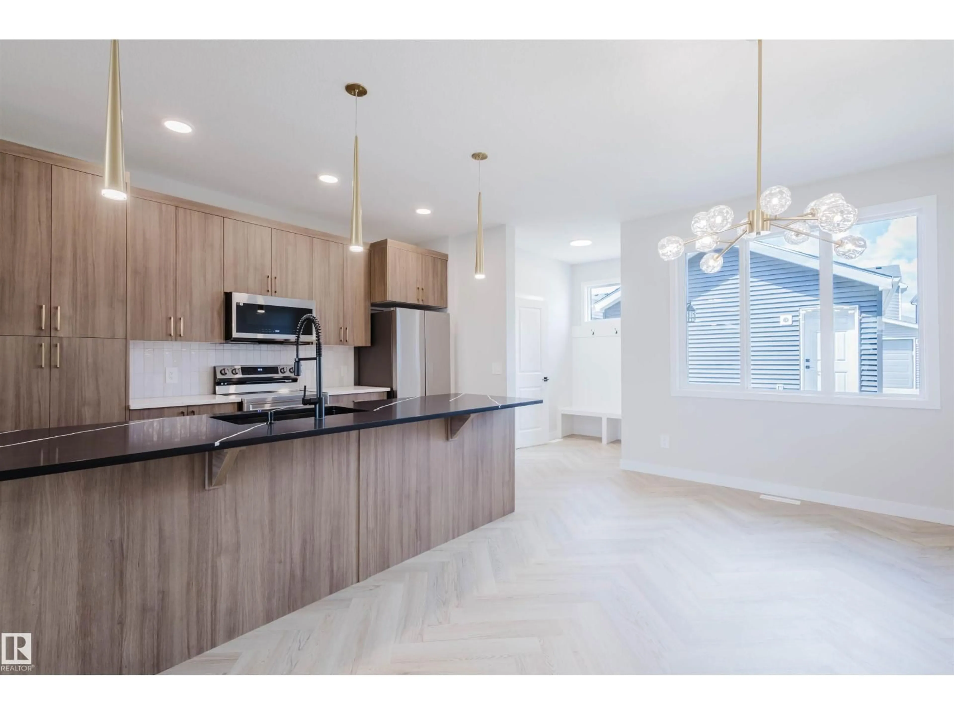 Open concept kitchen, ceramic/tile floor for 1334 KESWICK DR, Edmonton Alberta T6W4V8