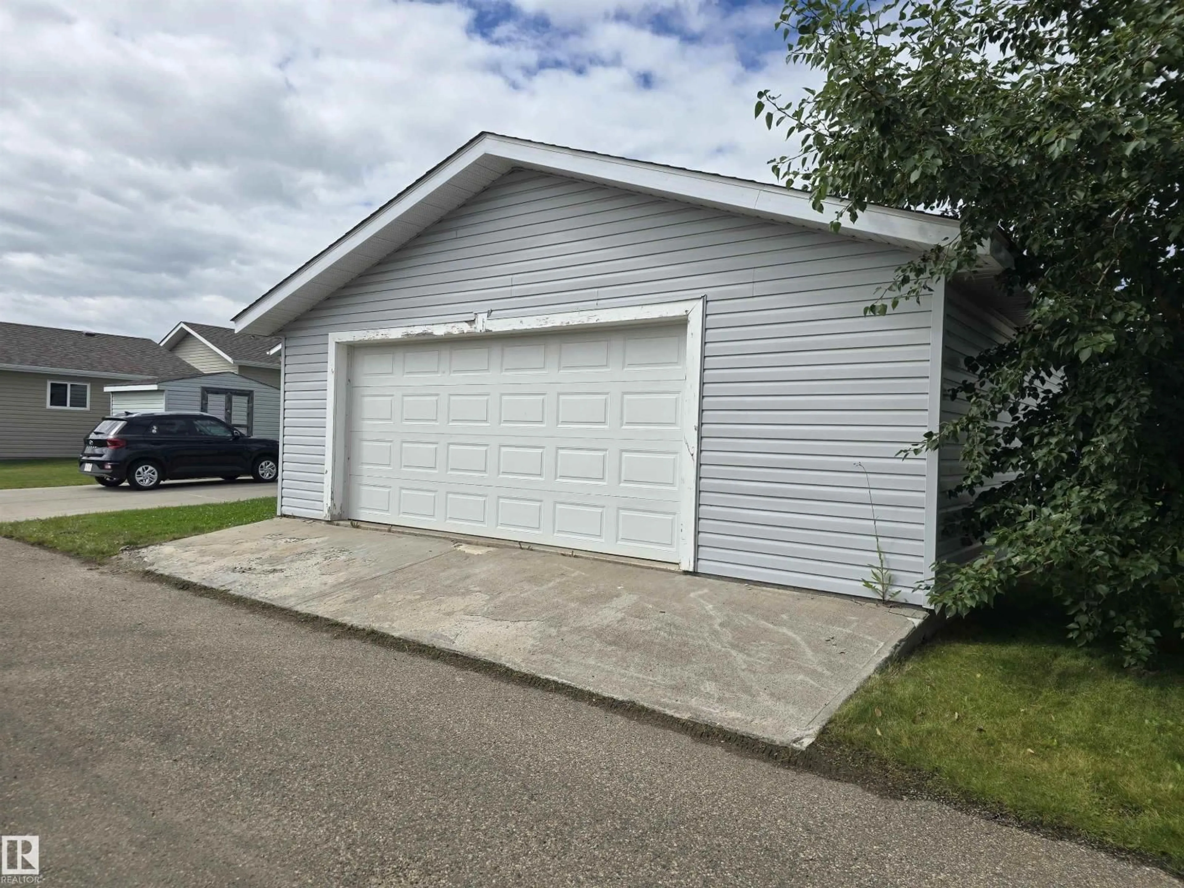 Indoor garage for 1123 ASPEN DR, Leduc Alberta T9E8R3