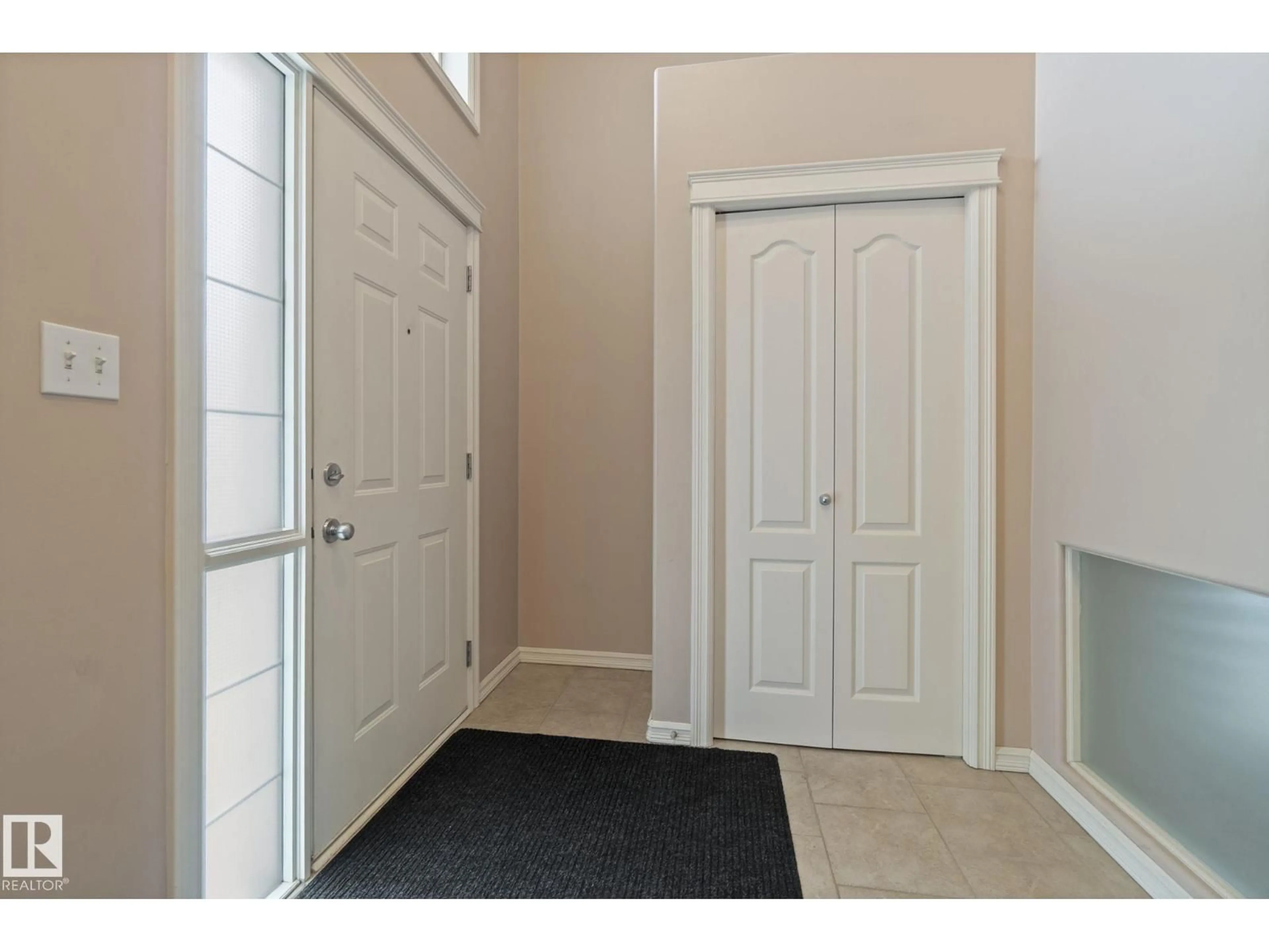 Indoor entryway for SW - 818 BARNES LINK LI, Edmonton Alberta T6W1E8