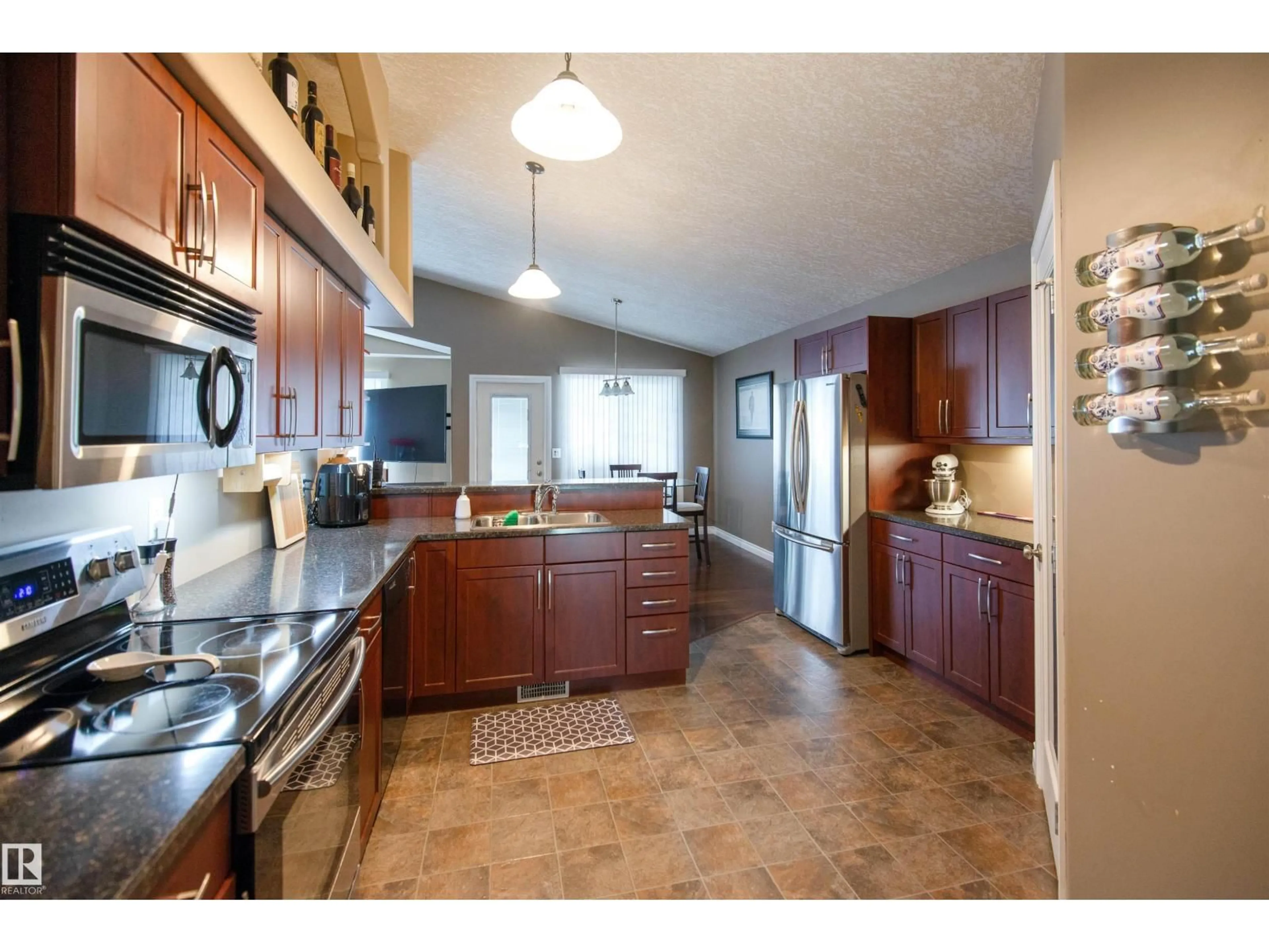Open concept kitchen, ceramic/tile floor for 4820 51 ST, Ardmore Alberta T0A1H0