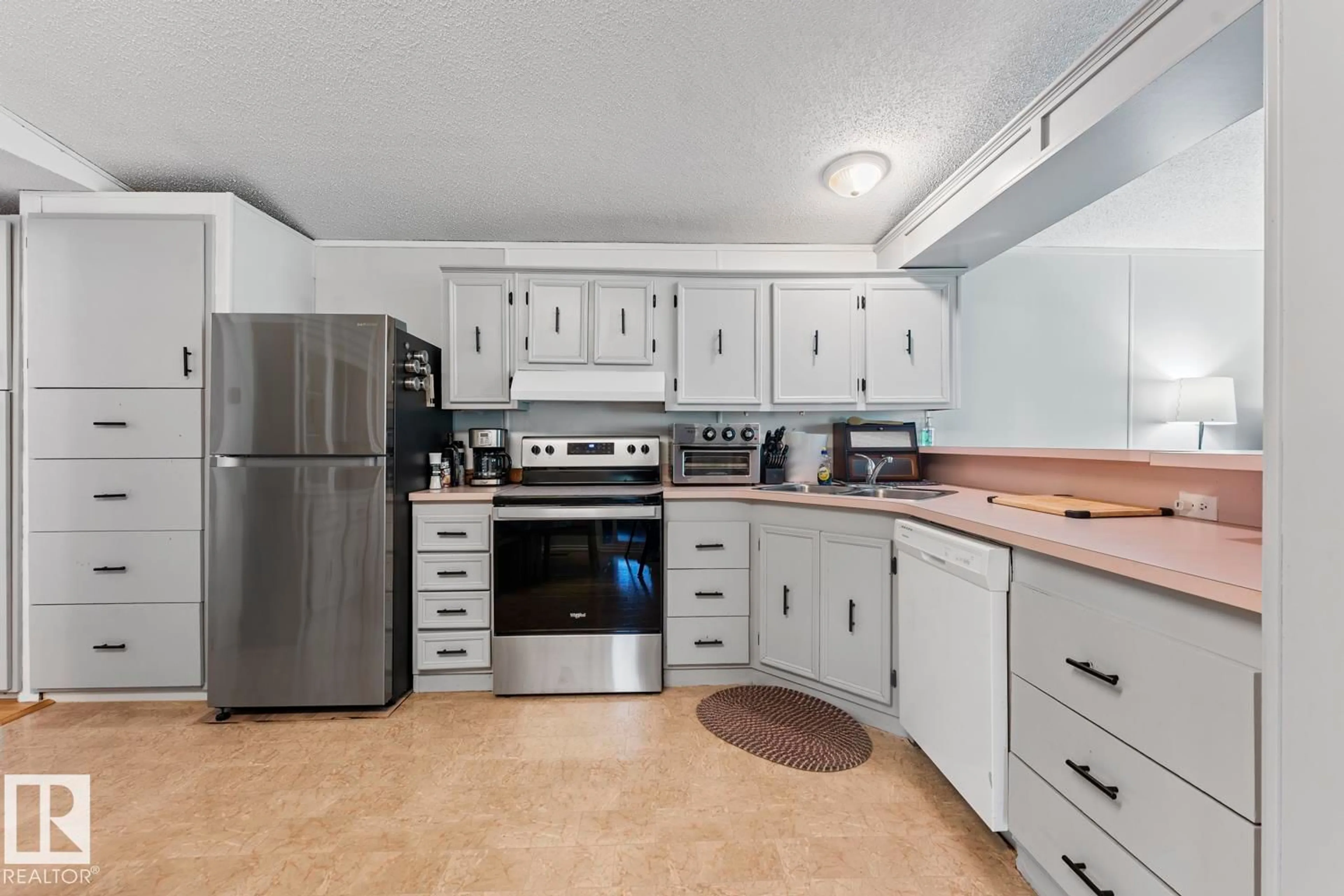 Standard kitchen, unknown for 41027 TWP RD 625 A, Rural Bonnyville M.D. Alberta T0A2E0