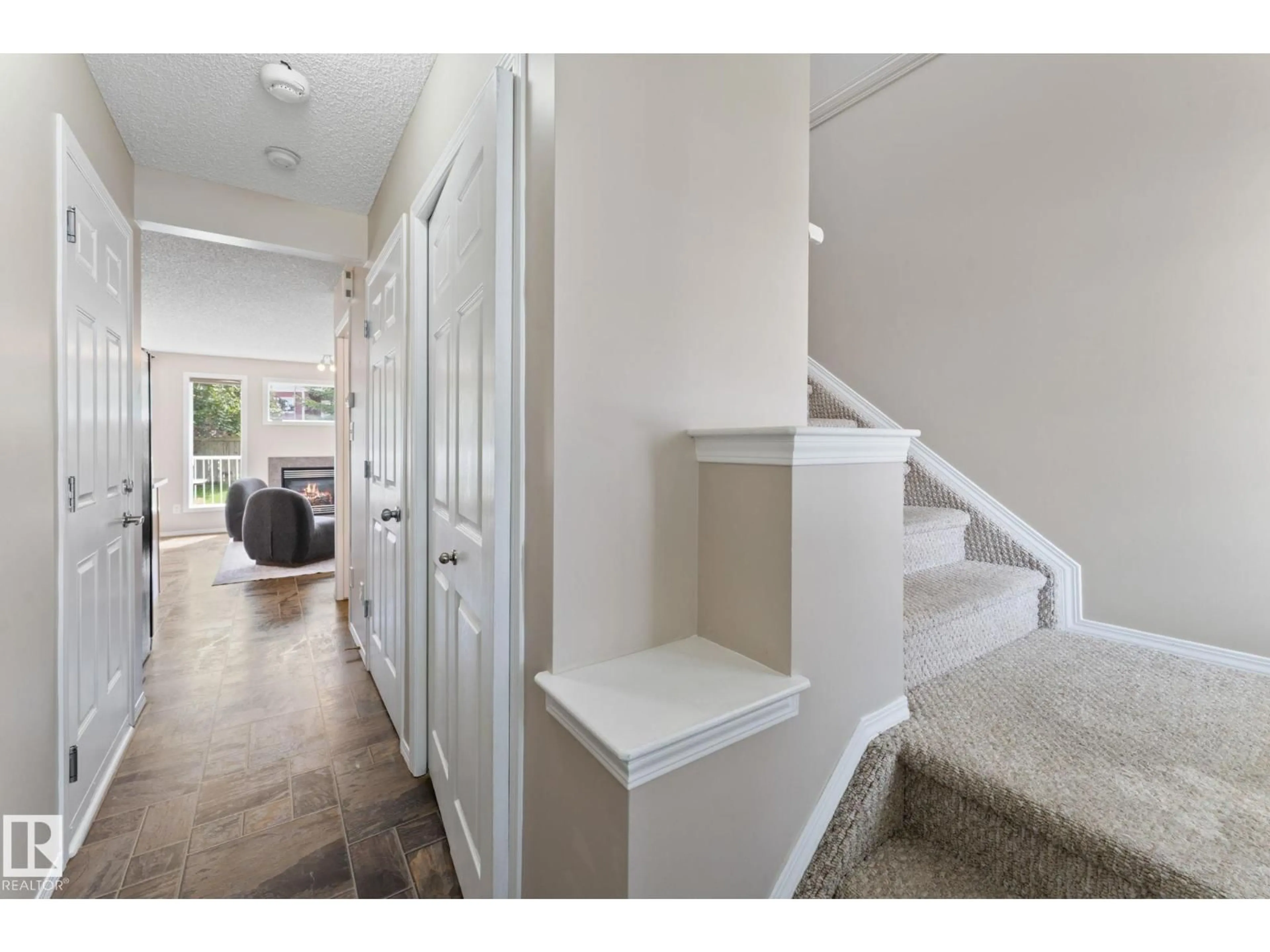 Indoor entryway for 7831 8 AV, Edmonton Alberta T6X0A4