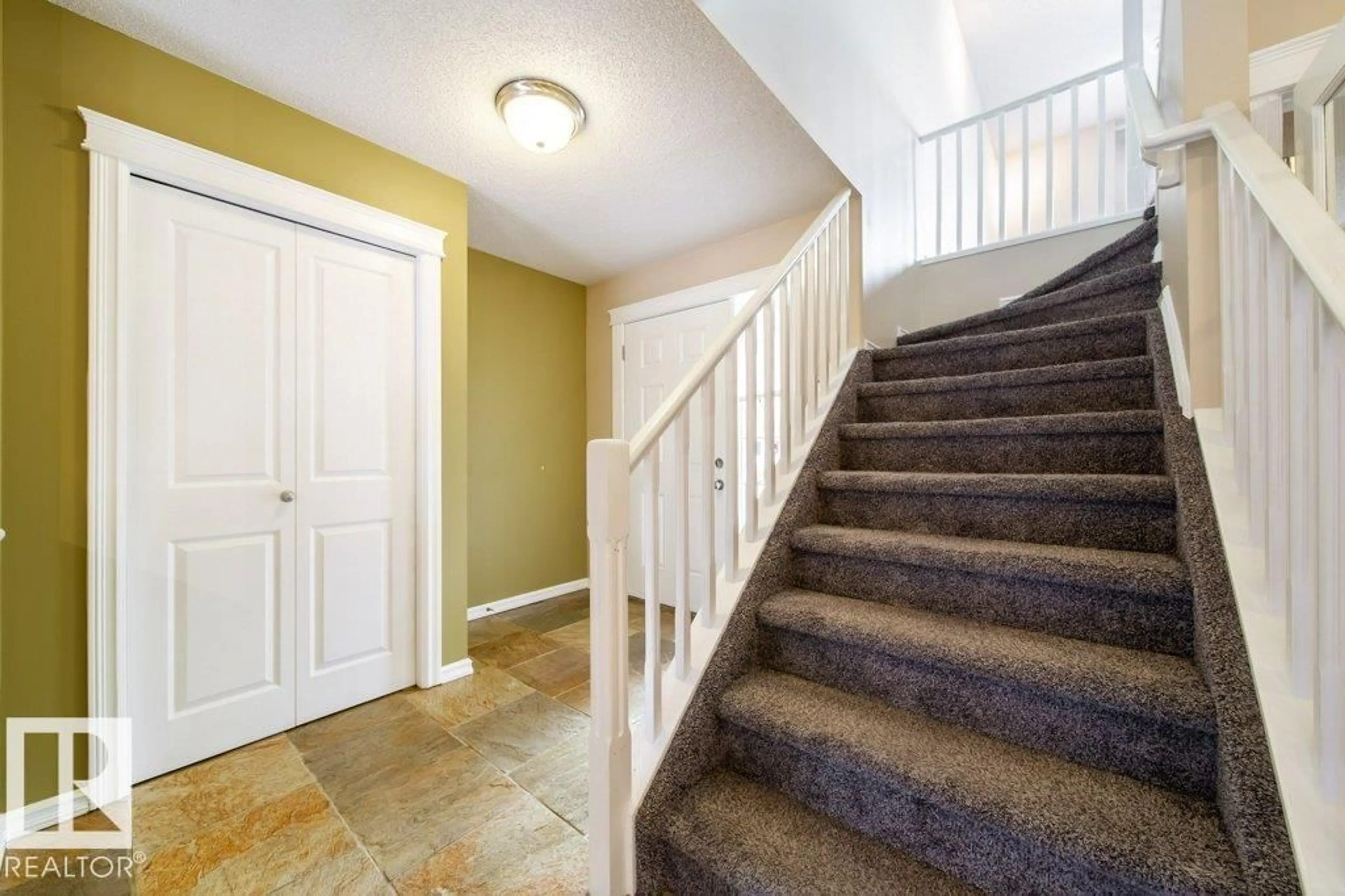 Indoor entryway for 16117 49 ST, Edmonton Alberta T5Y3H5