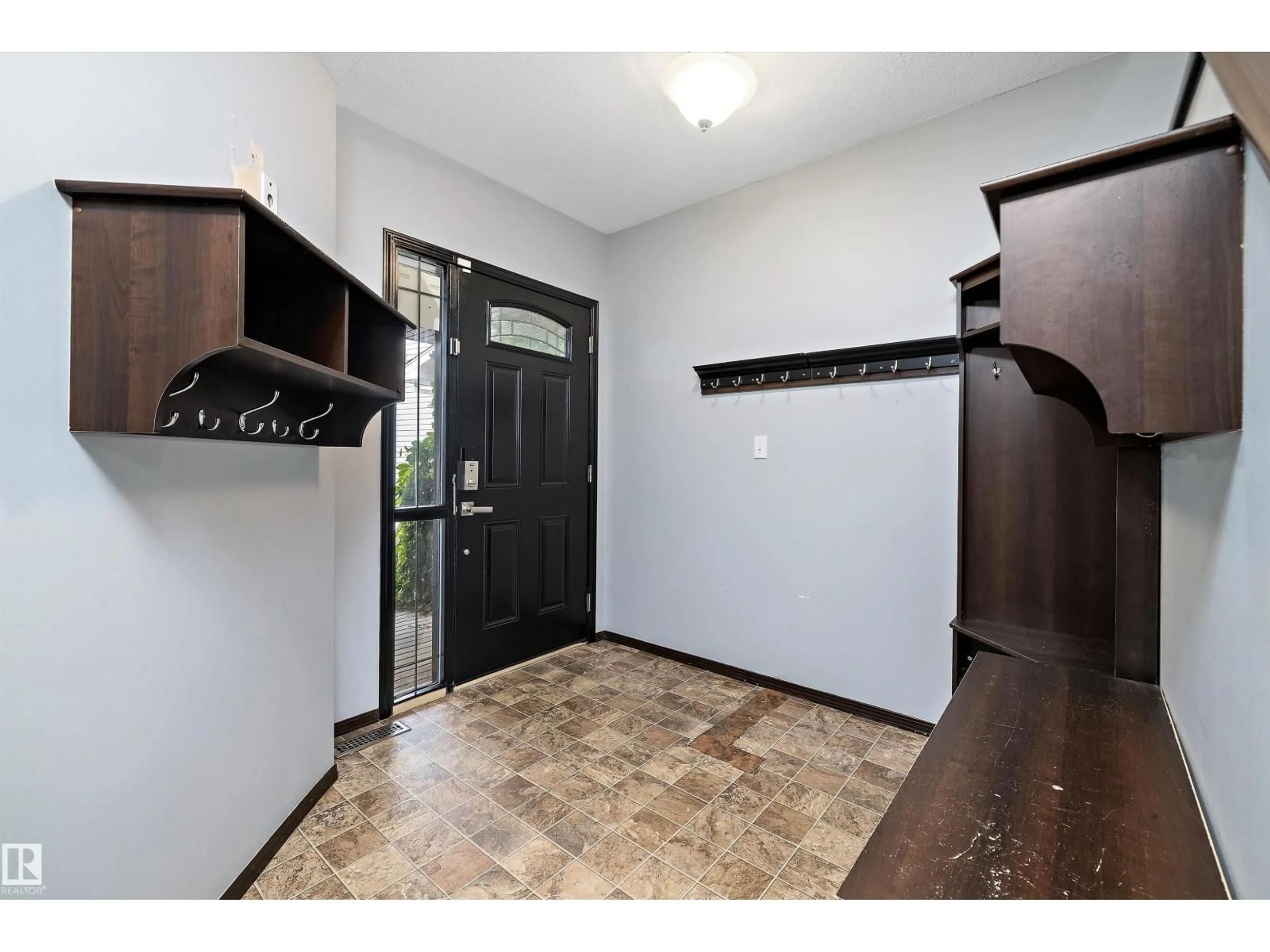 Indoor entryway for NW - 16715 114 ST, Edmonton Alberta T5X0A7