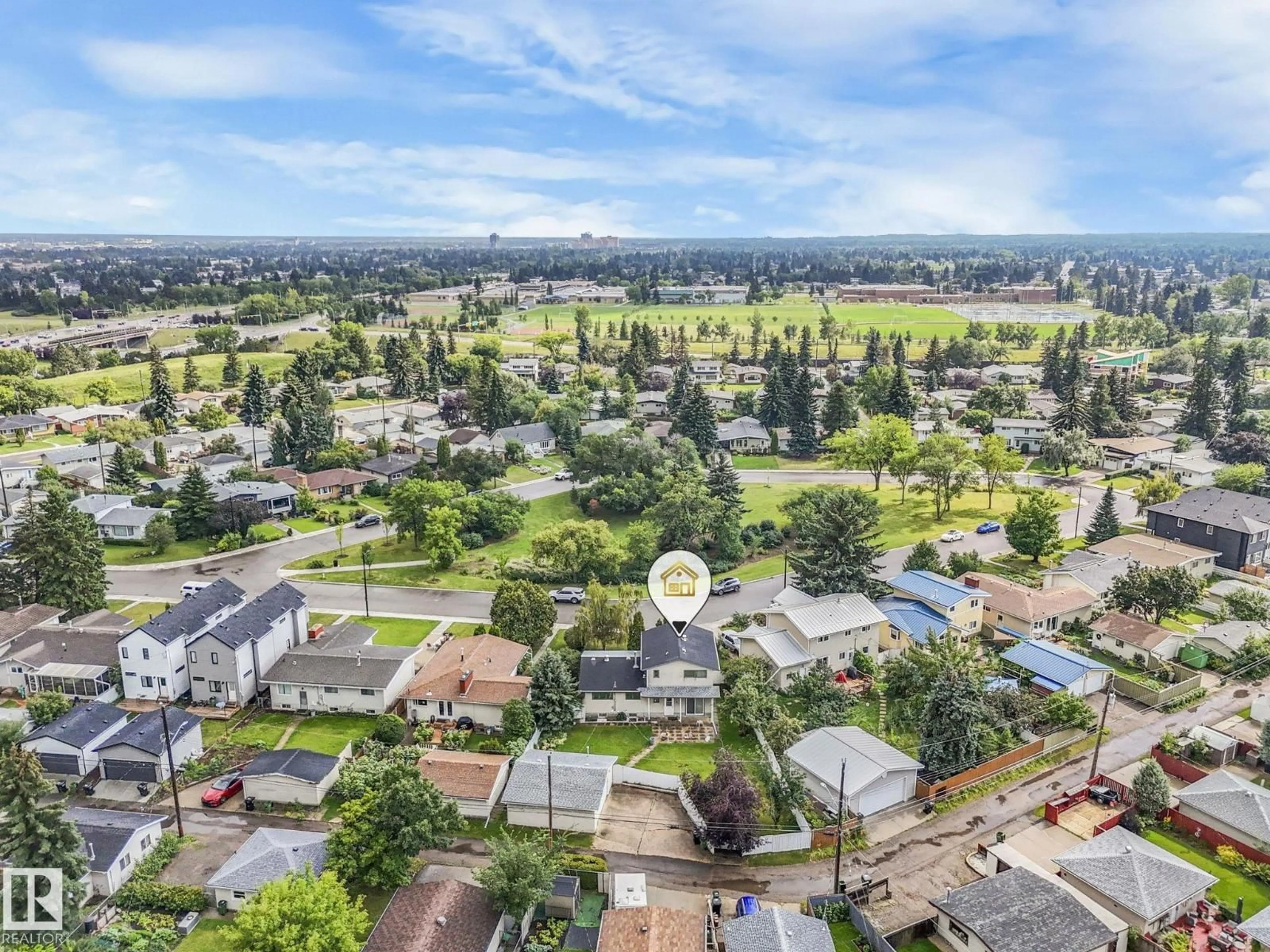 A pic from outside/outdoor area/front of a property/back of a property/a pic from drone, city buildings view from balcony for 11204 48 AV NW, Edmonton Alberta T6H0C7