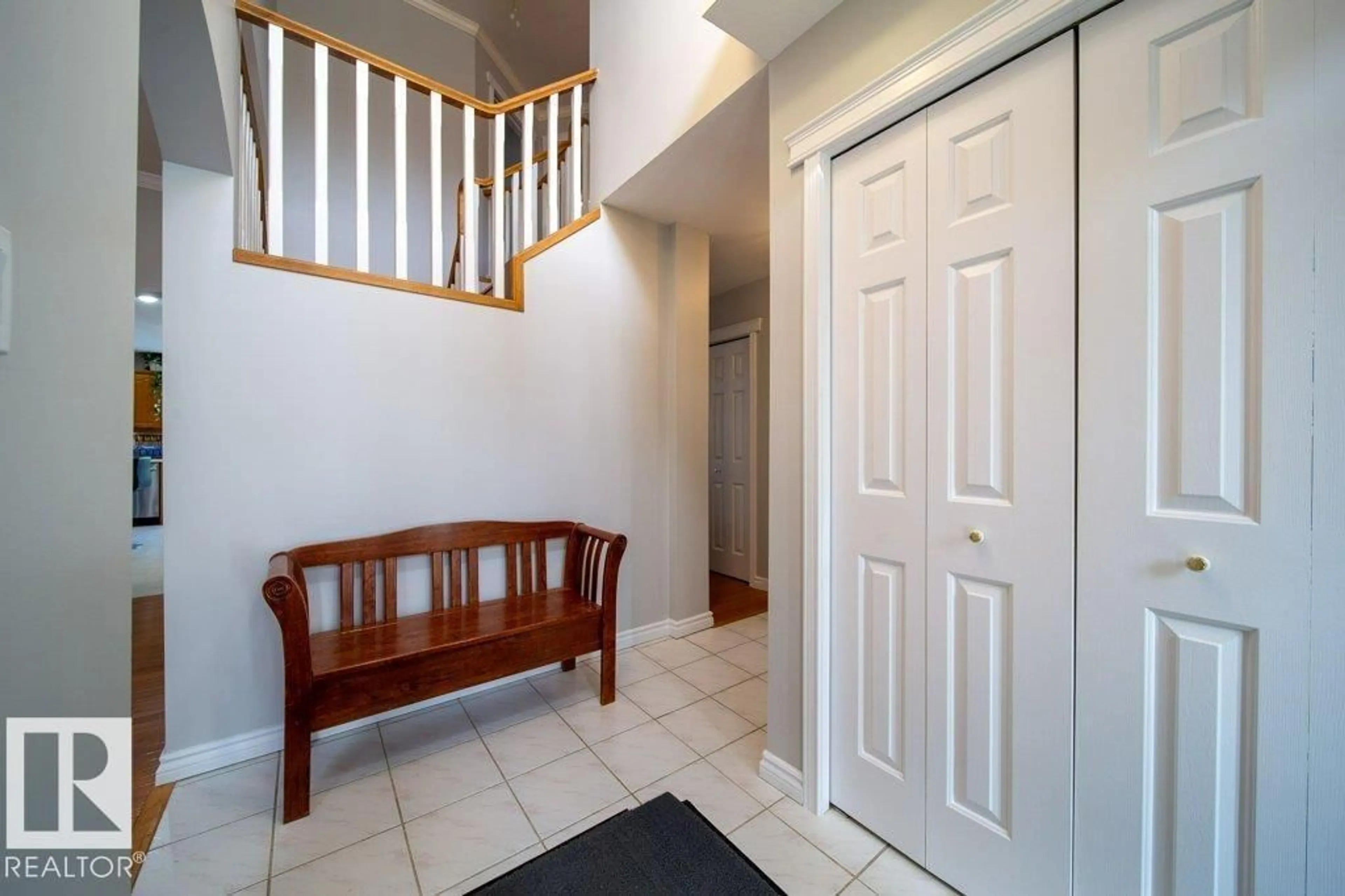 Indoor entryway for 42 ECHO, Cardiff Alberta T8R1P3