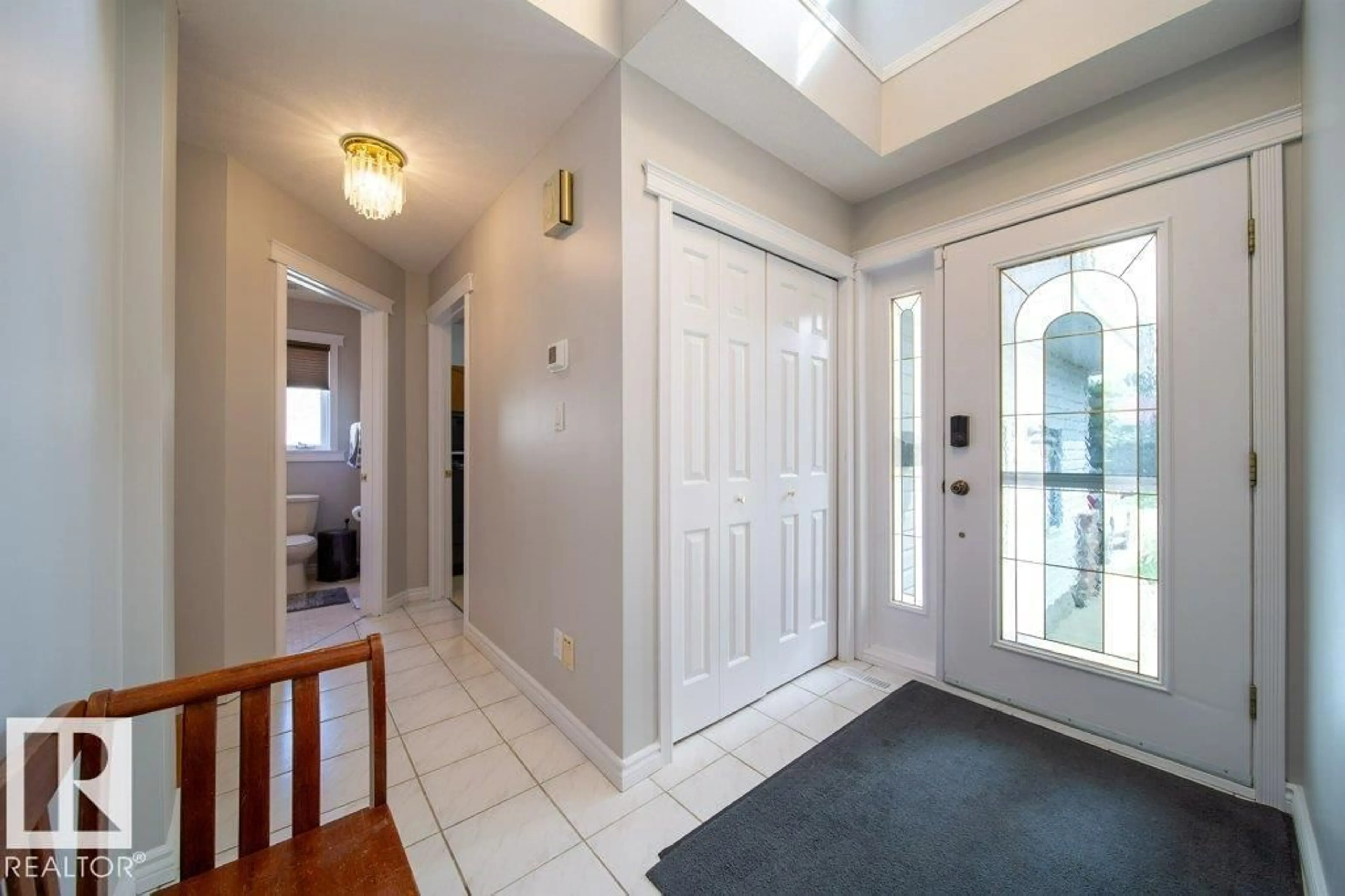 Indoor entryway for 42 ECHO, Cardiff Alberta T8R1P3