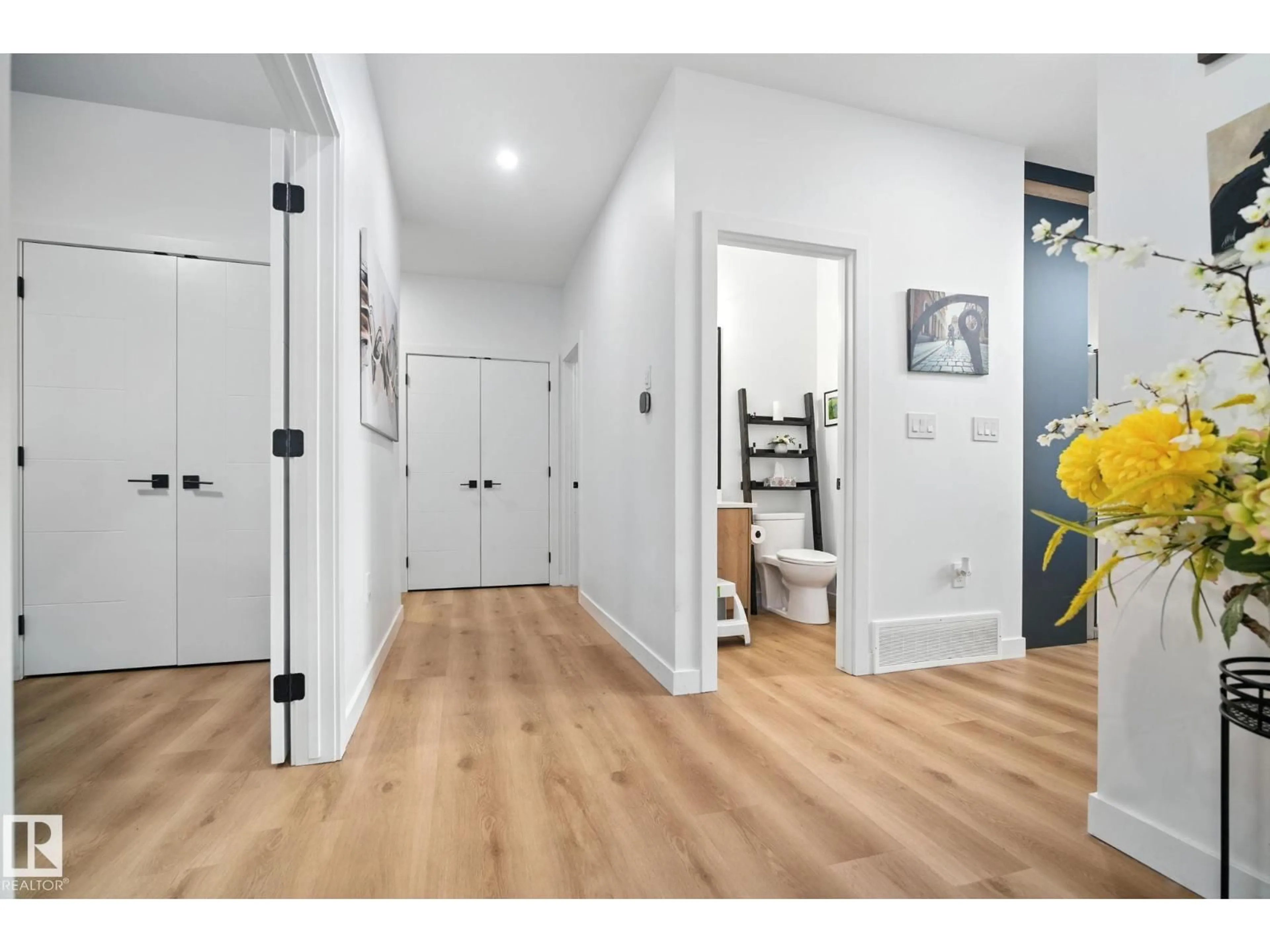 Indoor entryway for 50 GRASSVIEW CR, Spruce Grove Alberta T7X3G1