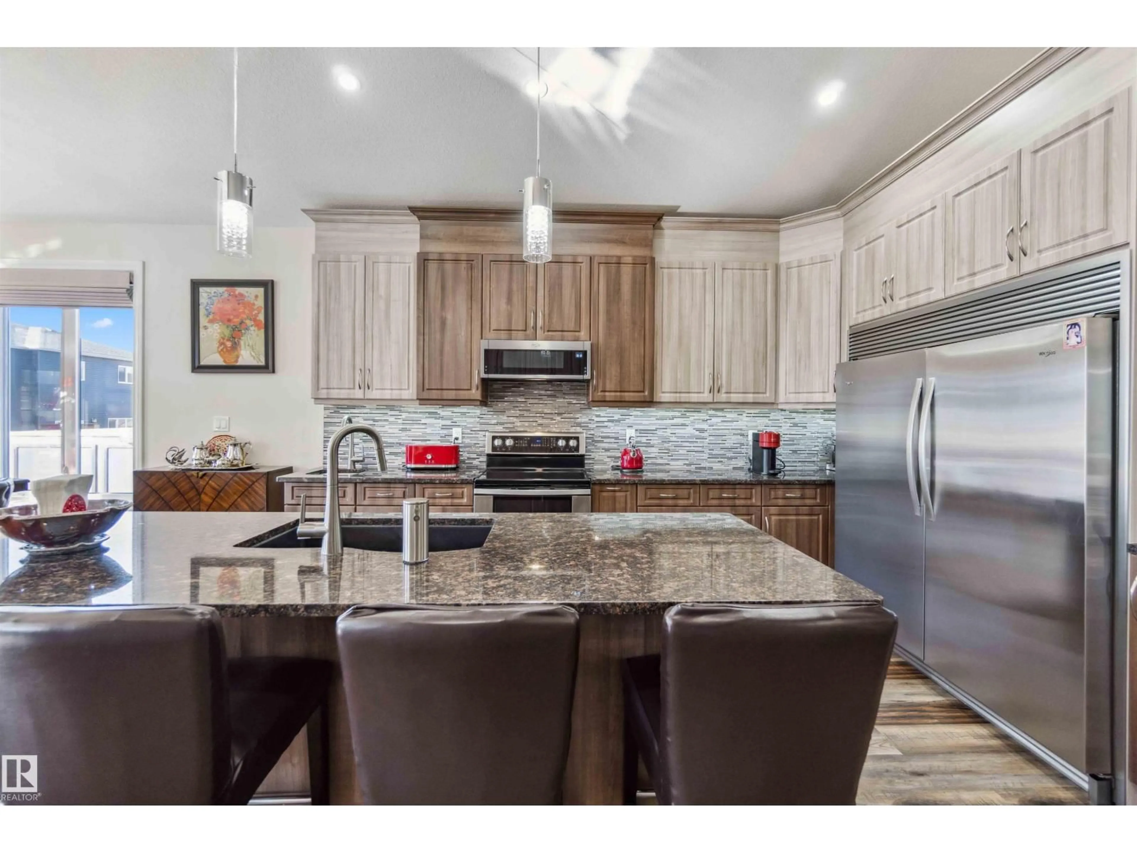 Open concept kitchen, ceramic/tile floor for 71 RATELLE CI, St. Albert Alberta T8N7V8