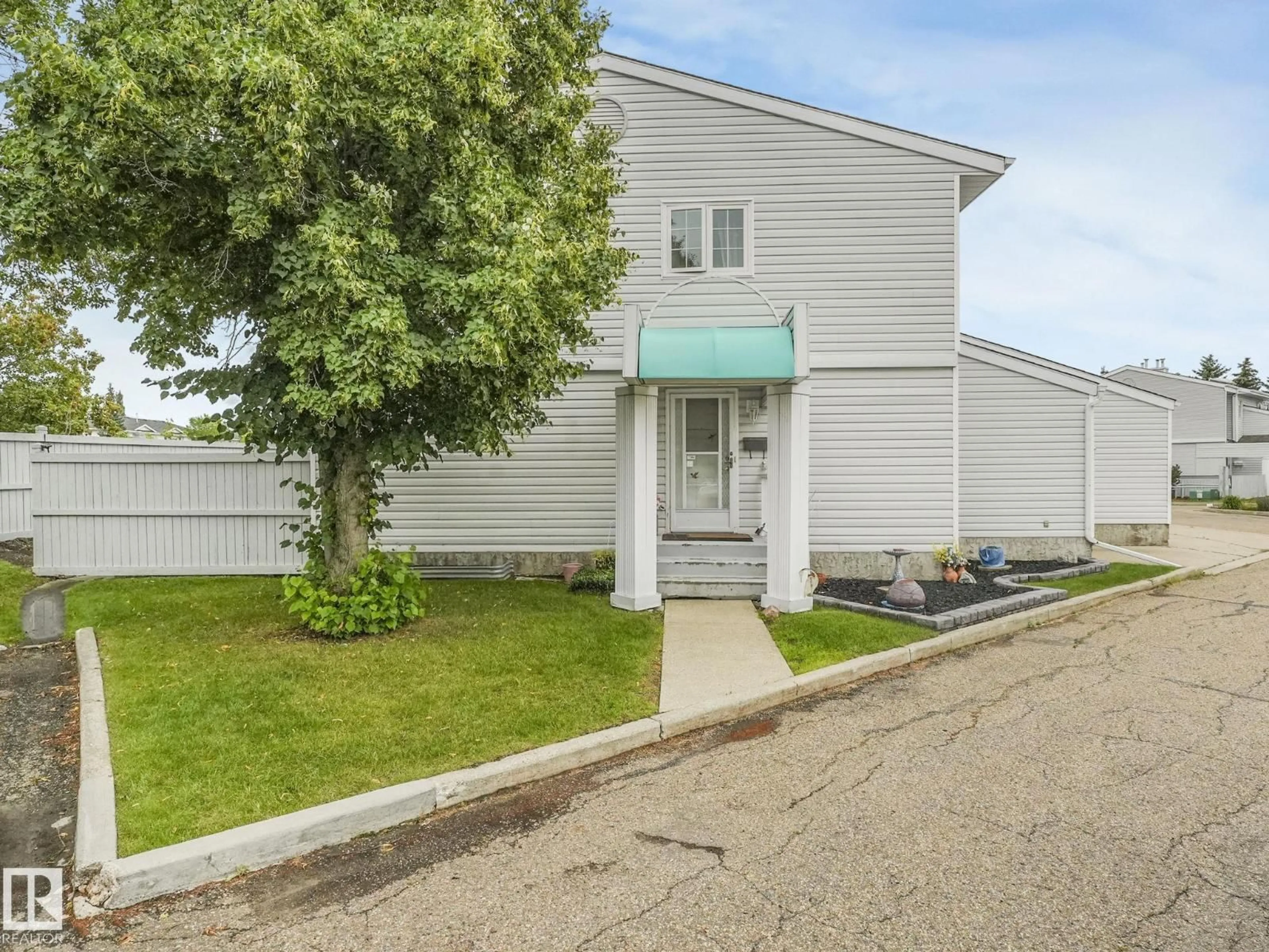 Home with vinyl exterior material, street for #37 - 2911 36 ST, Edmonton Alberta T6L6K4