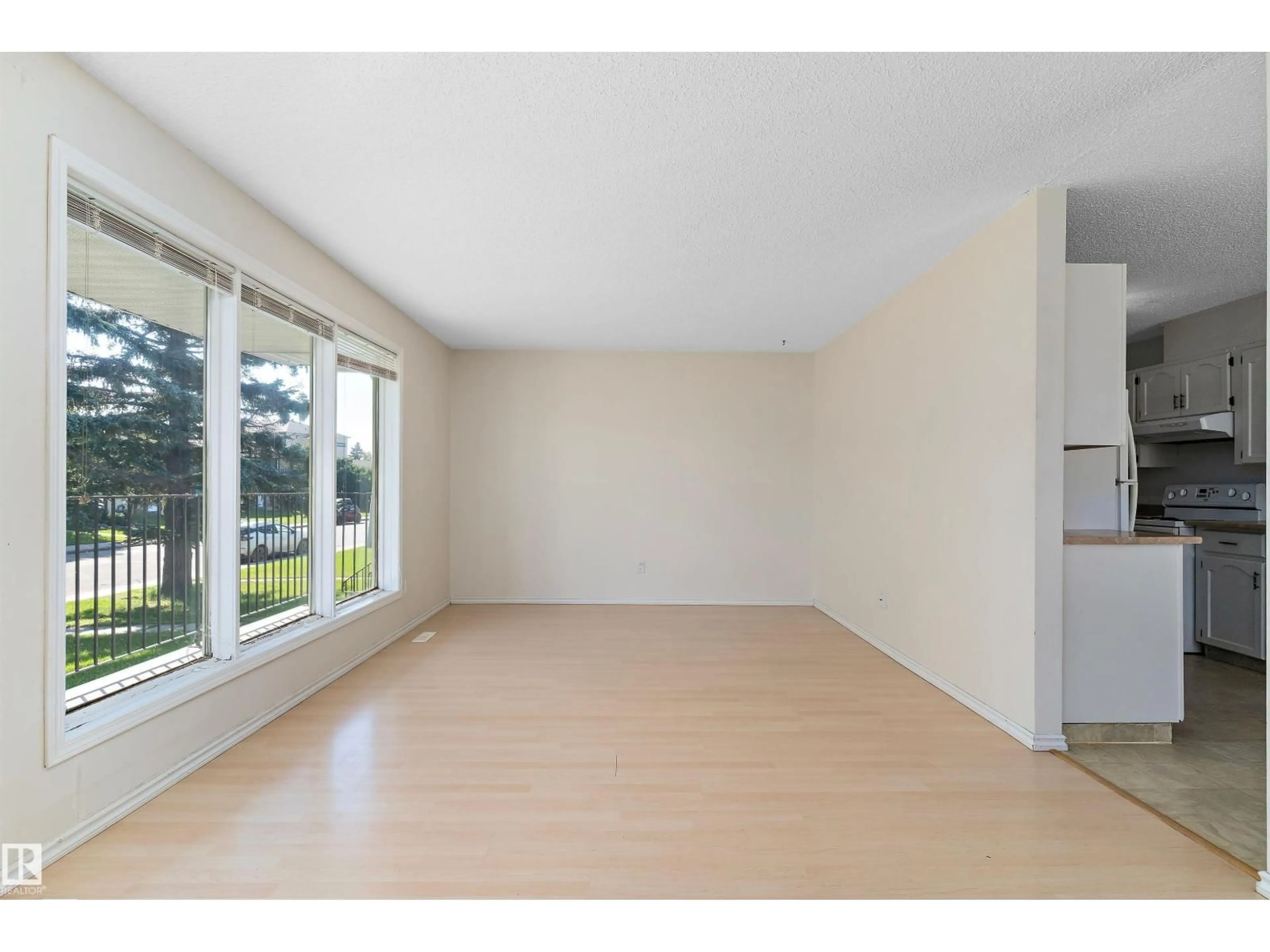 A pic of a room for 5708 52 ST, Wetaskiwin Alberta T9A2W6
