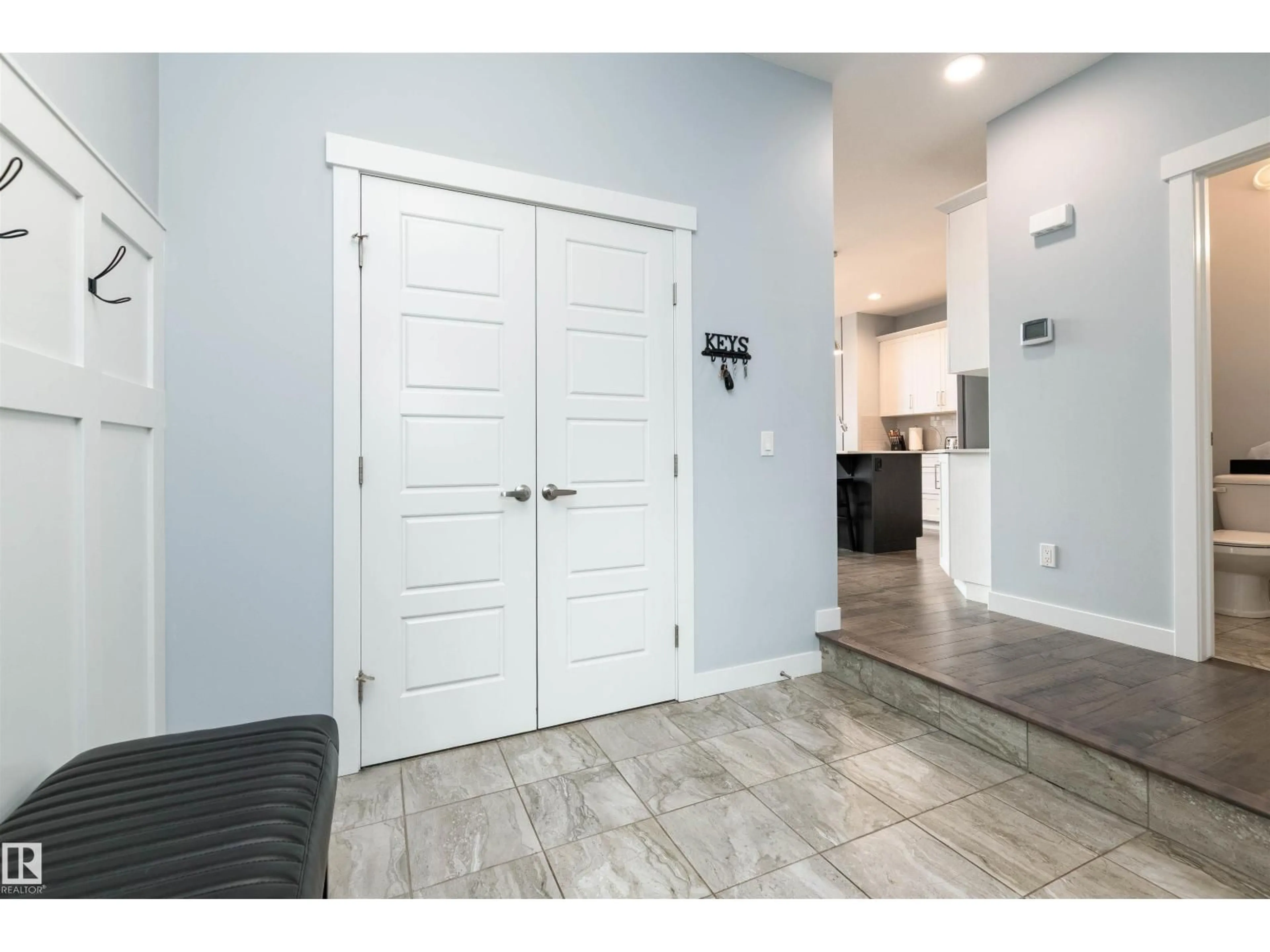 Indoor entryway for 44 AINSLEY WY, Sherwood Park Alberta T8H1A7