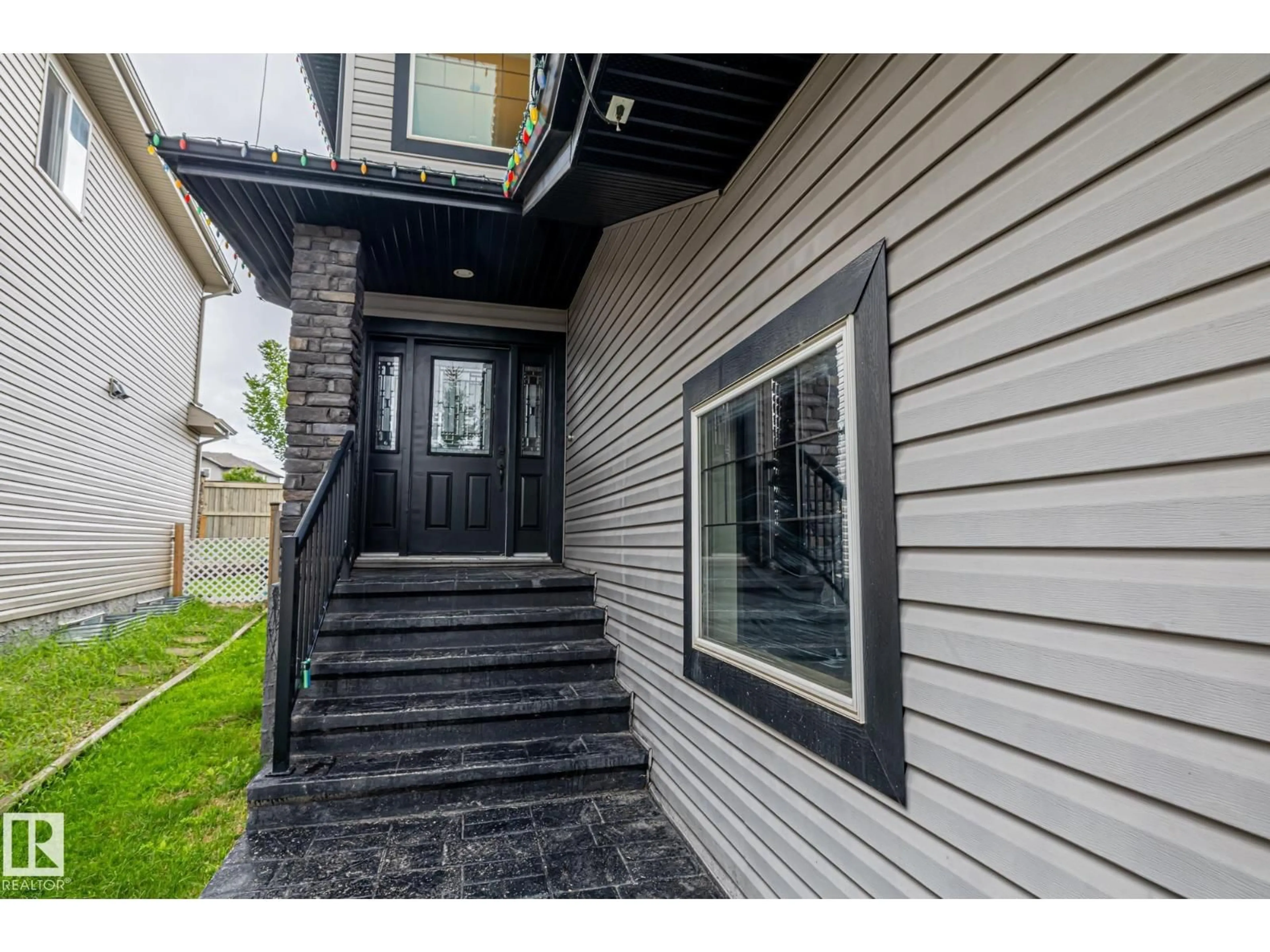 Home with vinyl exterior material, street for CA SW - 1552 CUNNINGHAM CAPE, Edmonton Alberta T6W0Y3