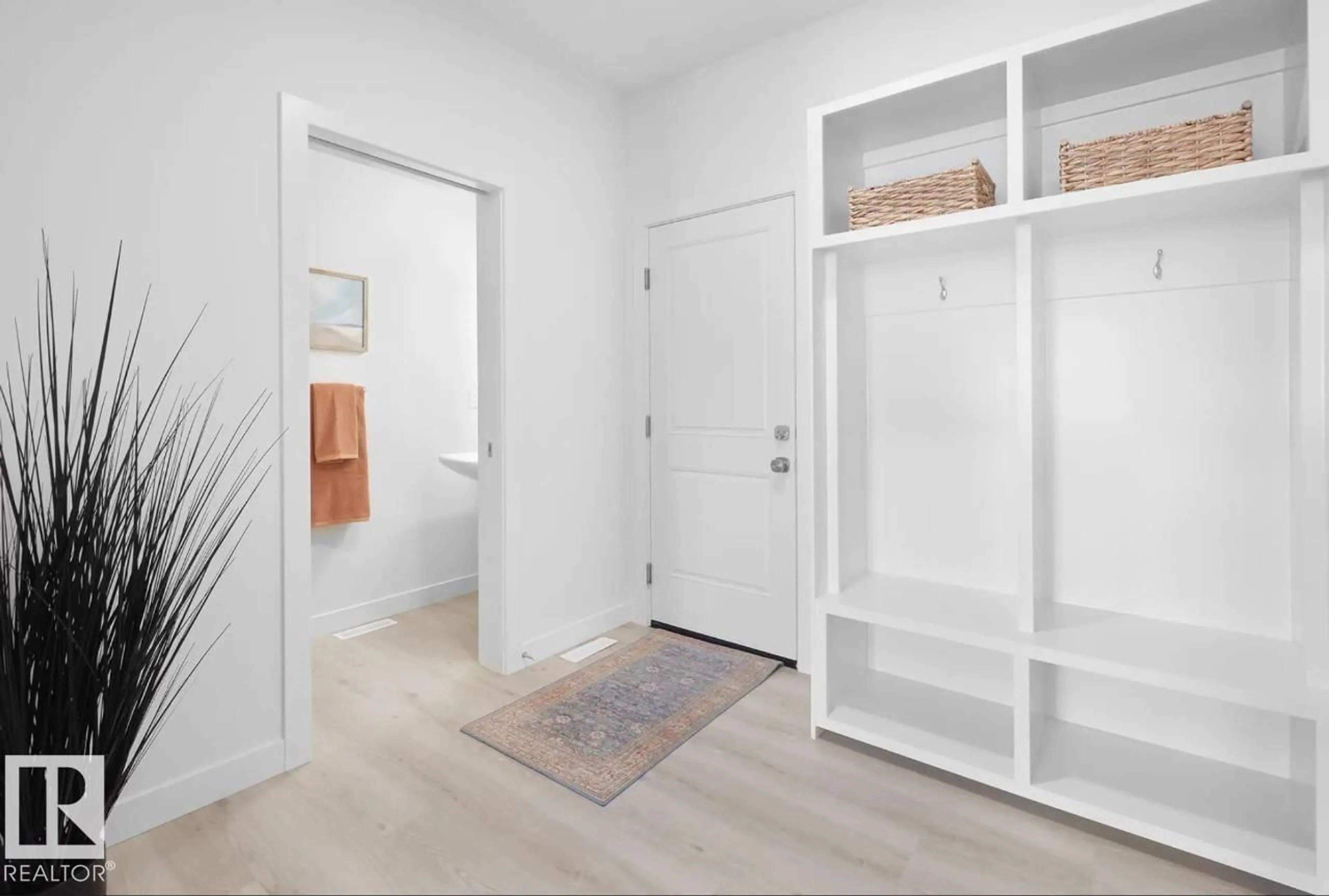 Indoor entryway for 282 LODGE POLE PL, Leduc Alberta T5Y4M2