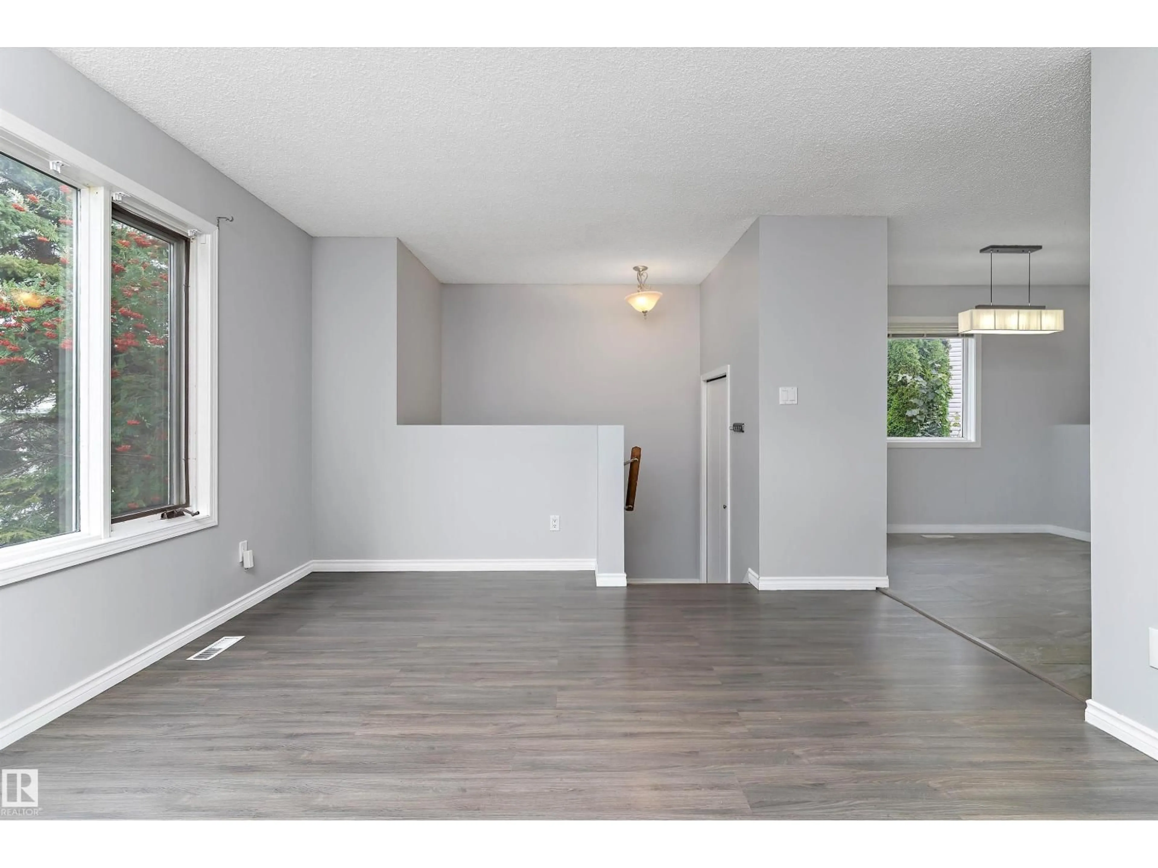 A pic of a room for 756 JOHNS RD, Edmonton Alberta T6L6P2