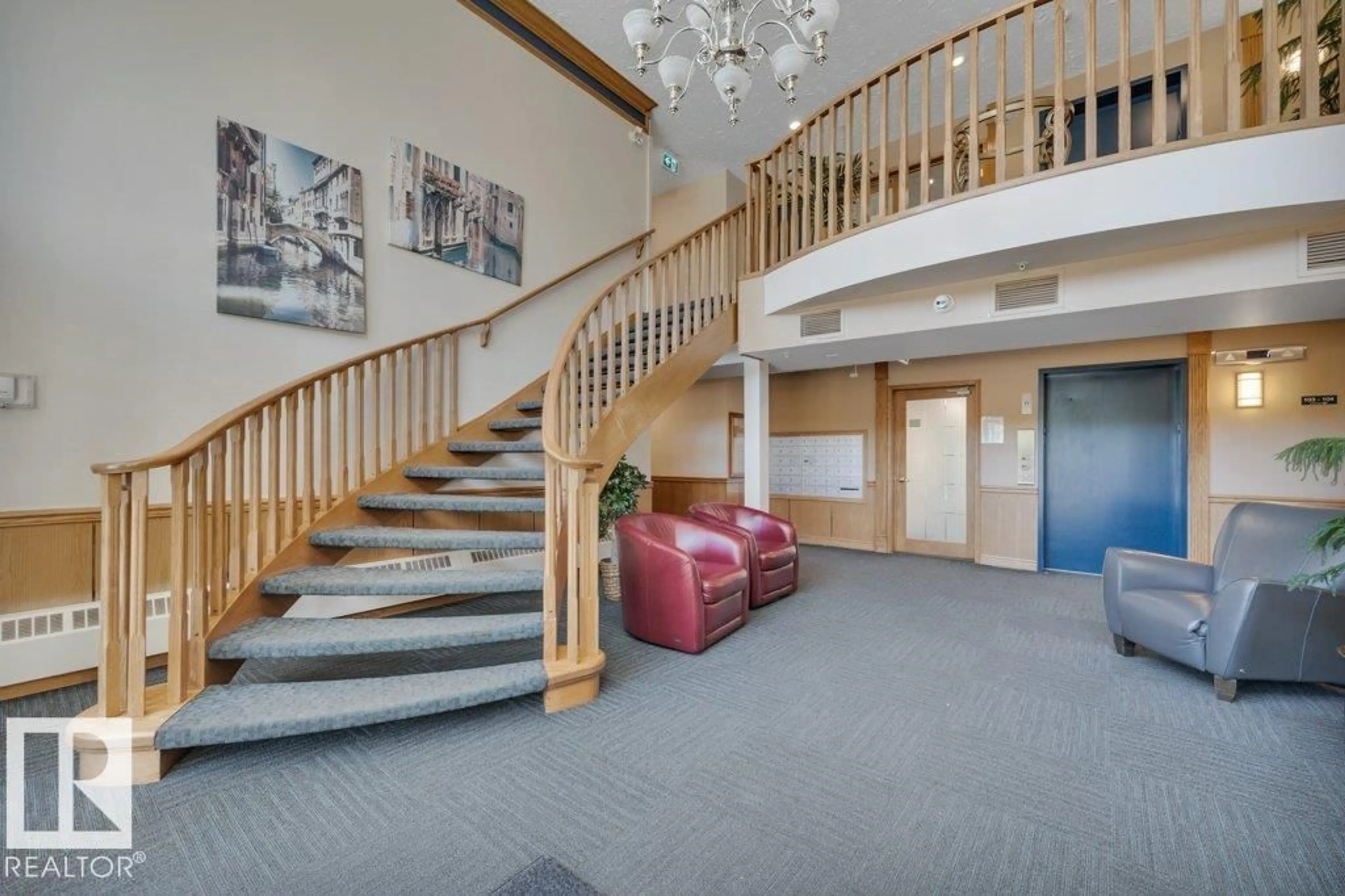 Indoor foyer for 75 GERVAIS RD, St. Albert Alberta T8N6N2