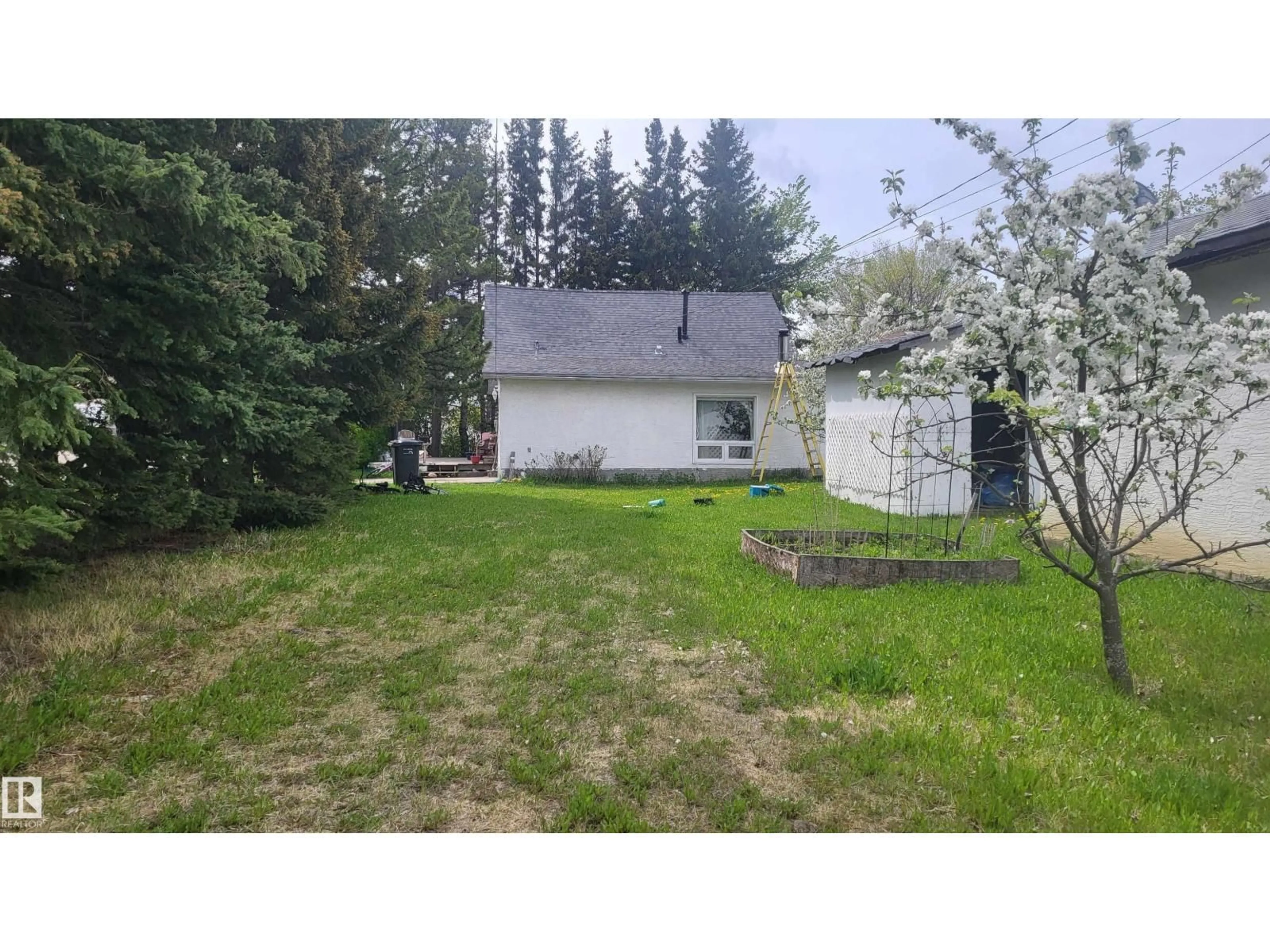 Shed for 4804 47 AV, Drayton Valley Alberta T7A1J1