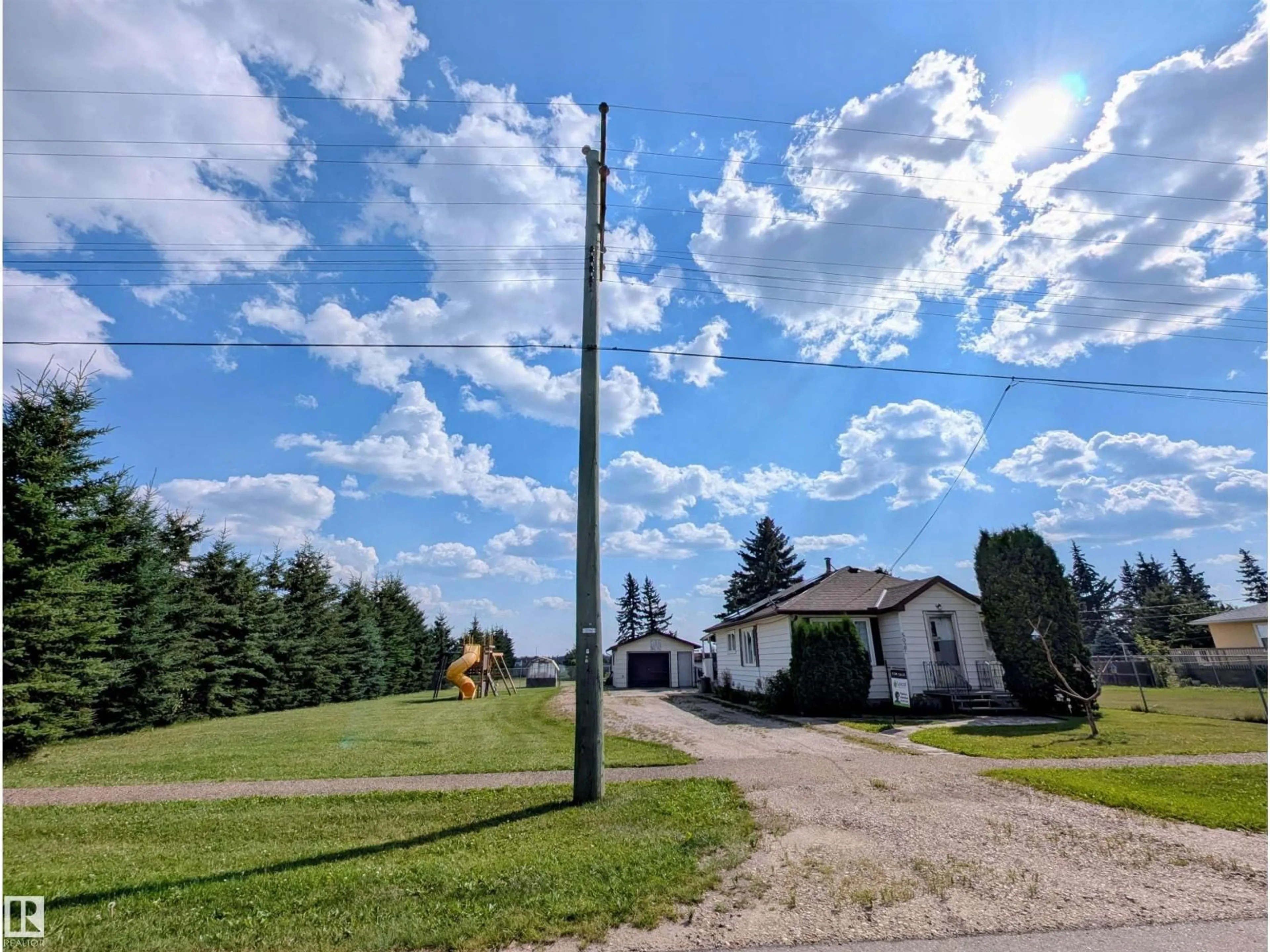 A pic from outside/outdoor area/front of a property/back of a property/a pic from drone, street for 5027 49 AV, Vilna Alberta T0A3L0