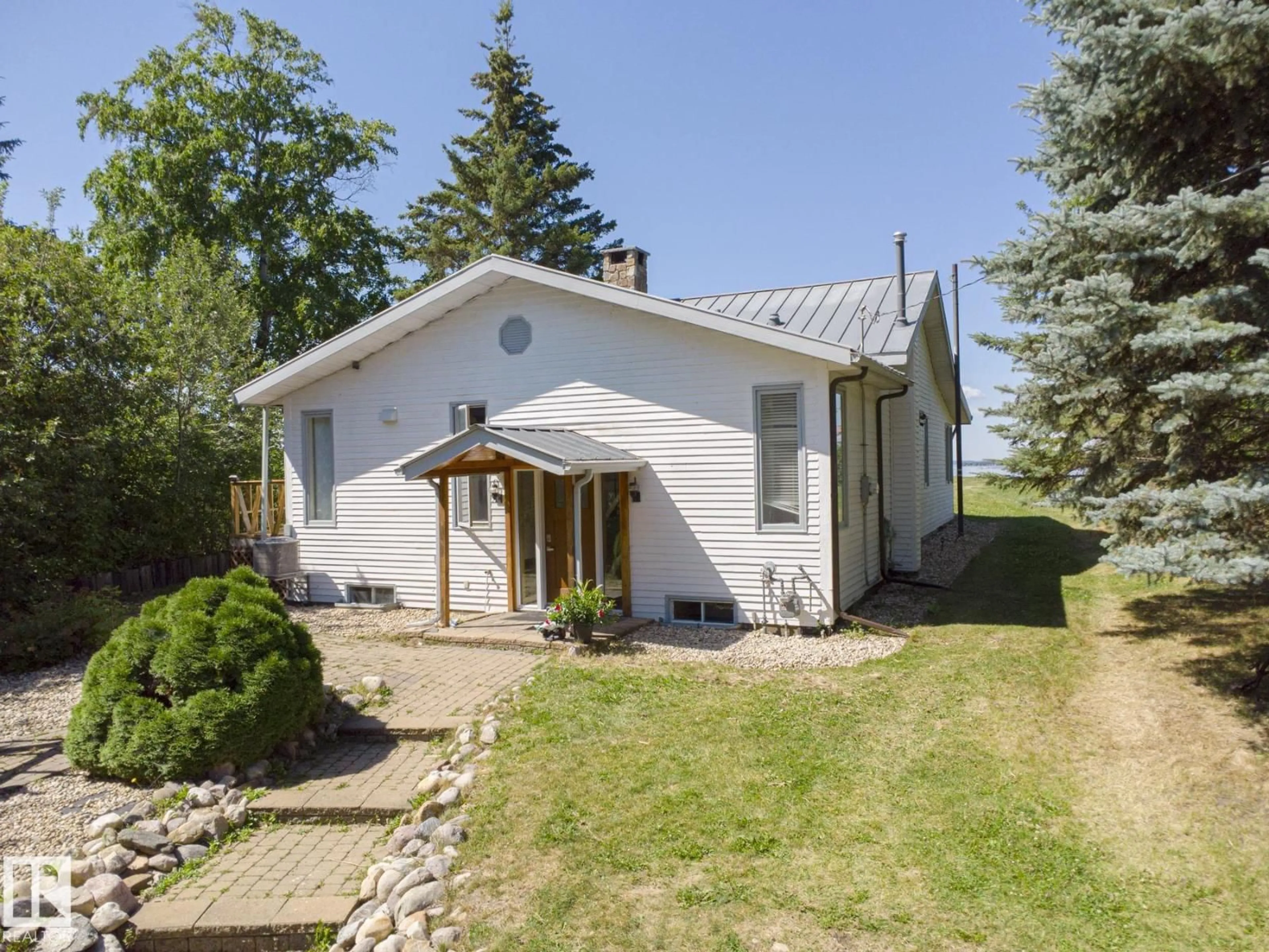 A pic from outside/outdoor area/front of a property/back of a property/a pic from drone, building for 9 GIBBONS AV, Rural Parkland County Alberta T0E2Y0