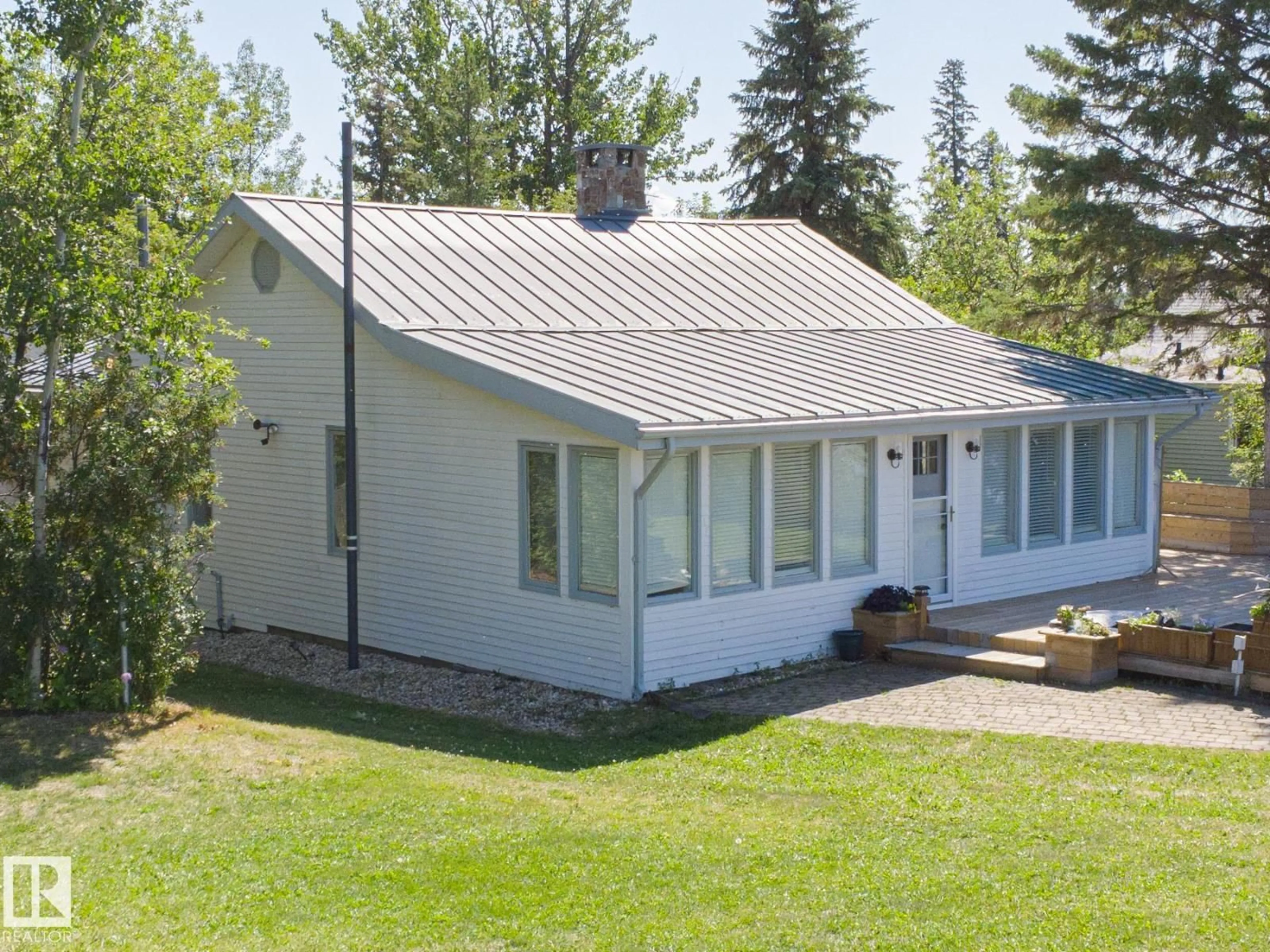 Home with vinyl exterior material, building for 9 GIBBONS AV, Rural Parkland County Alberta T0E2Y0