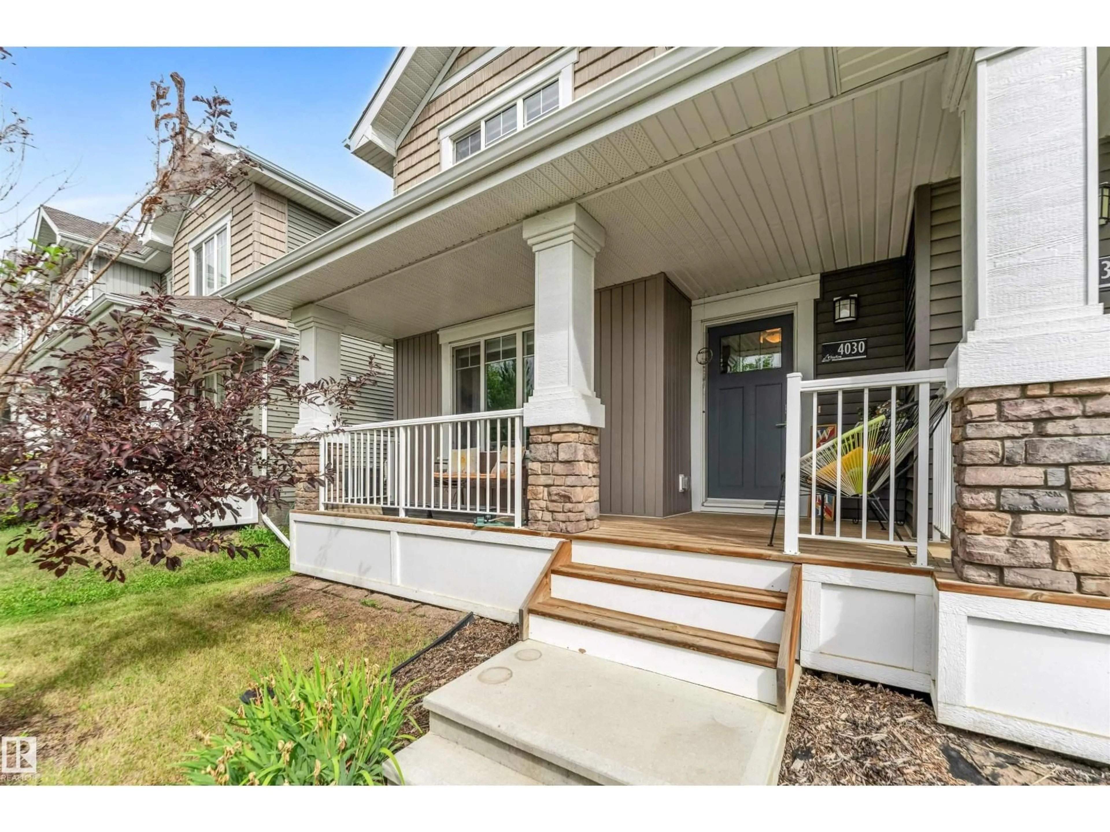 Home with vinyl exterior material, street for 4030 BLACKBIRD LINK NW, Edmonton Alberta T5S0K7
