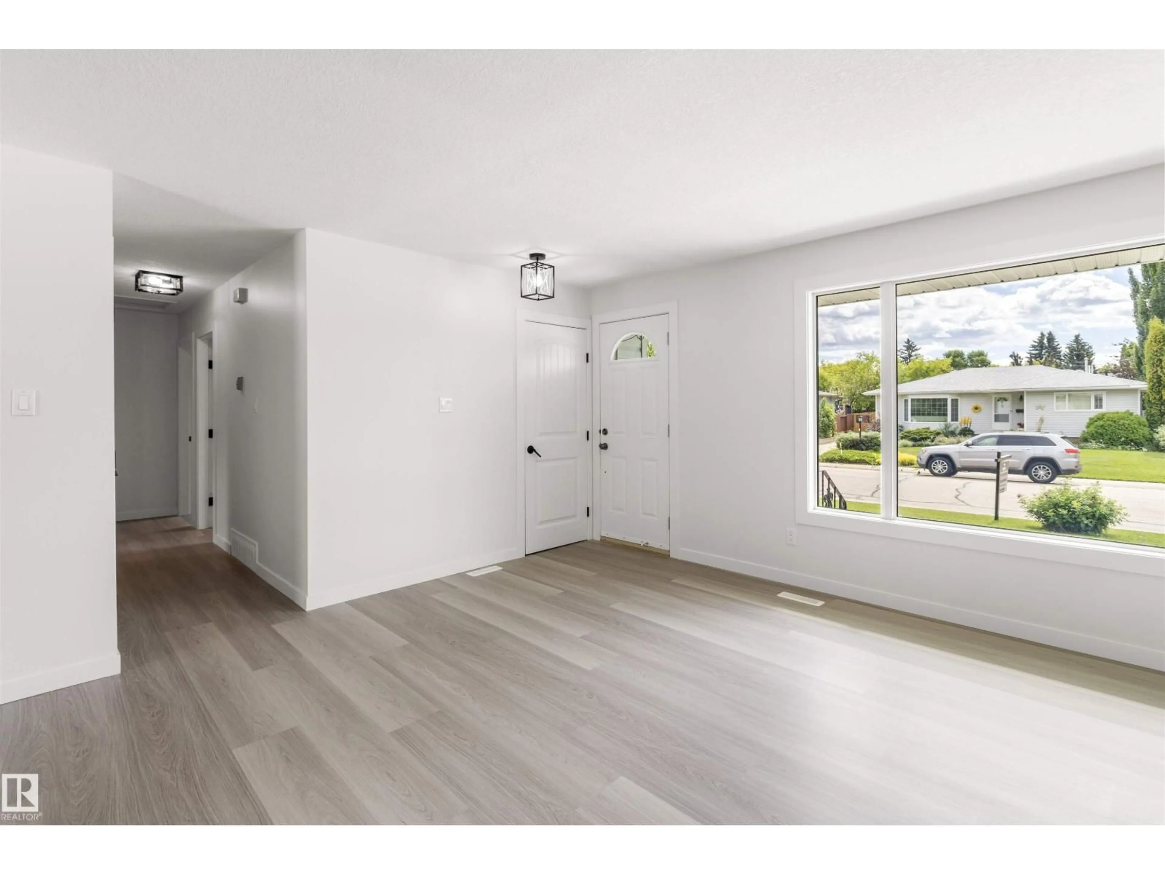 A pic of a room for 875 JUNIPER AV, Sherwood Park Alberta T8A2C8