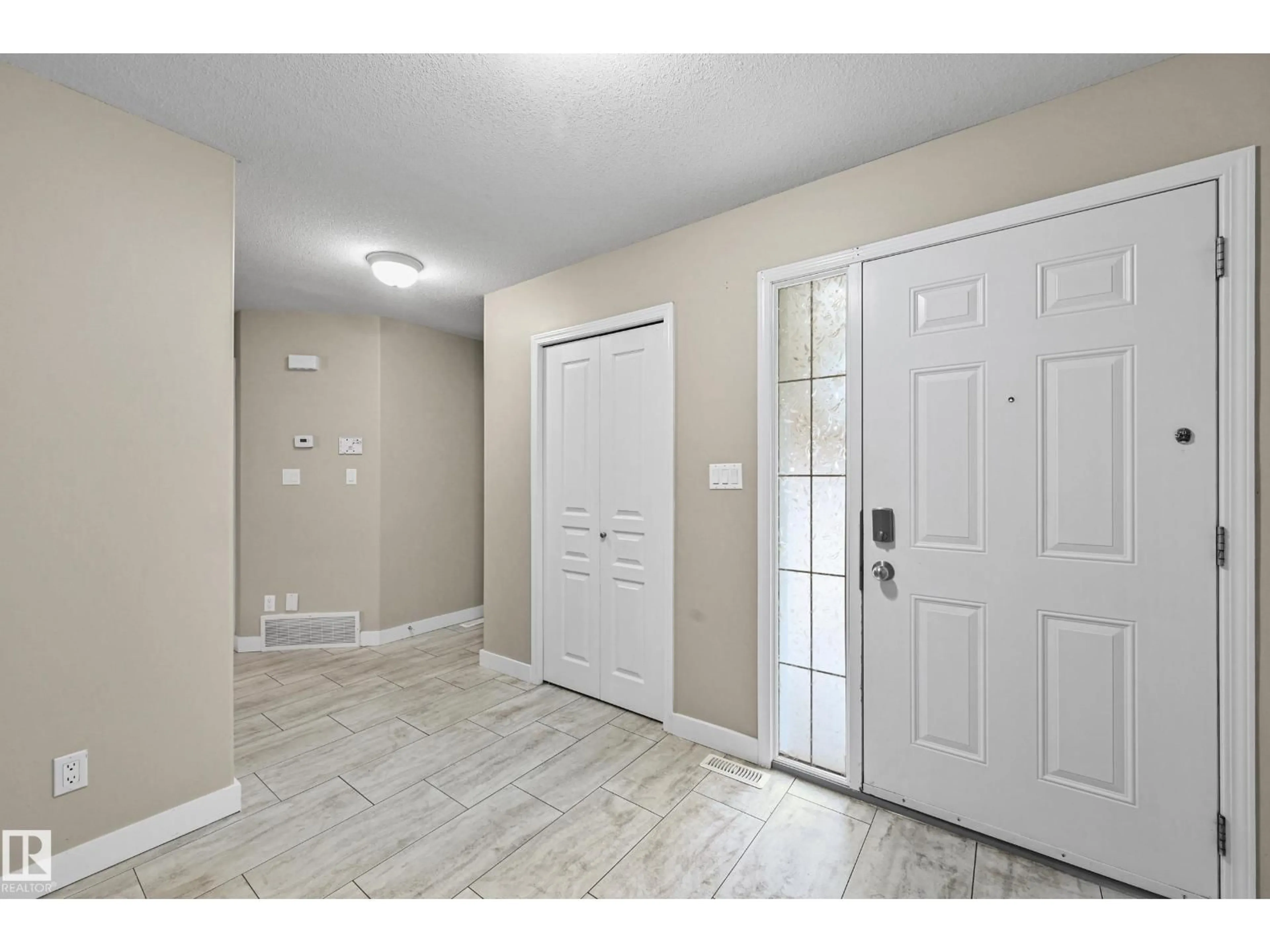 Indoor entryway for 638 LEGER WY, Edmonton Alberta T6R0C1
