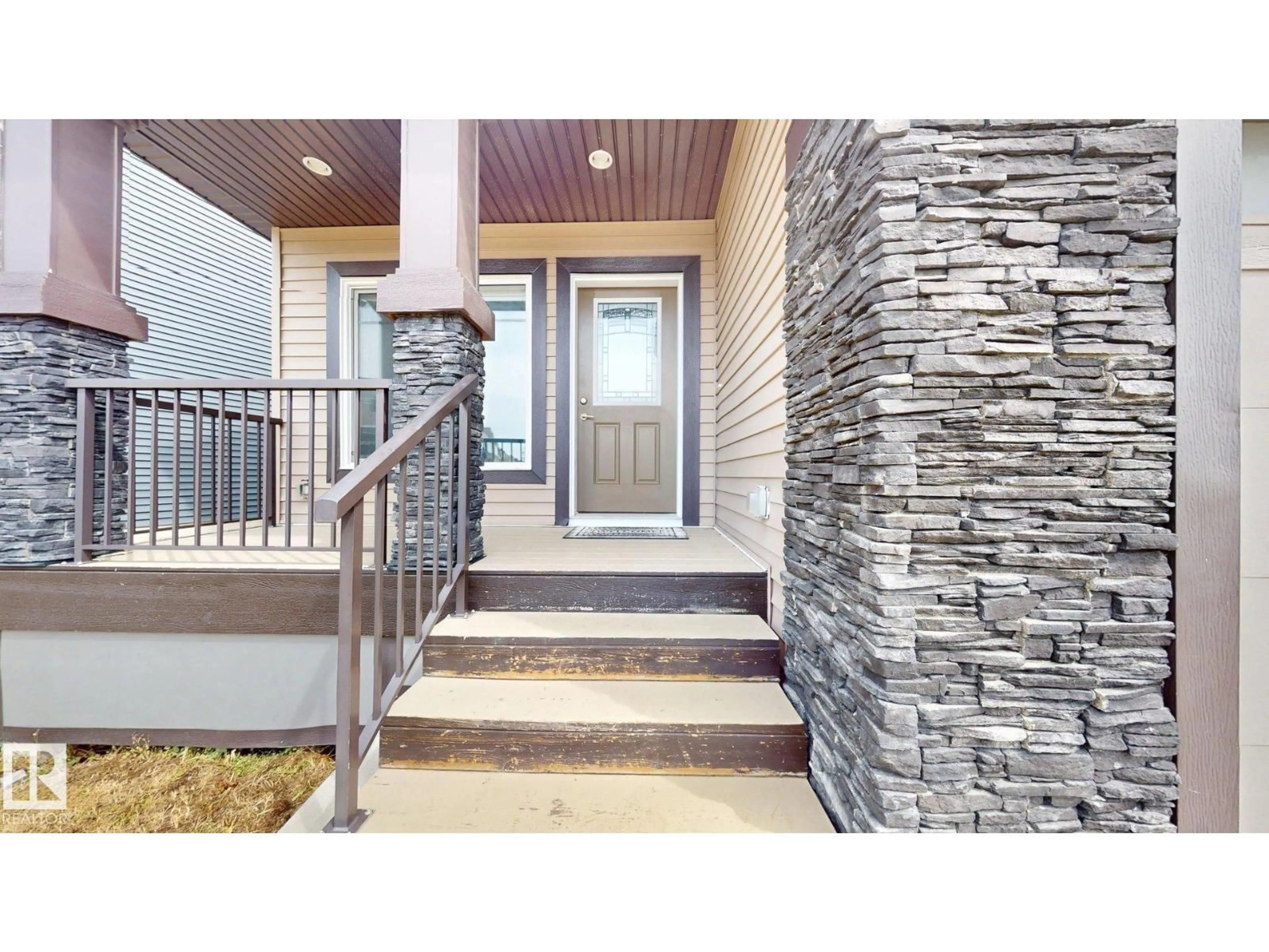Indoor entryway for SW - 8607 MAYDAY WD, Edmonton Alberta T6X2L3