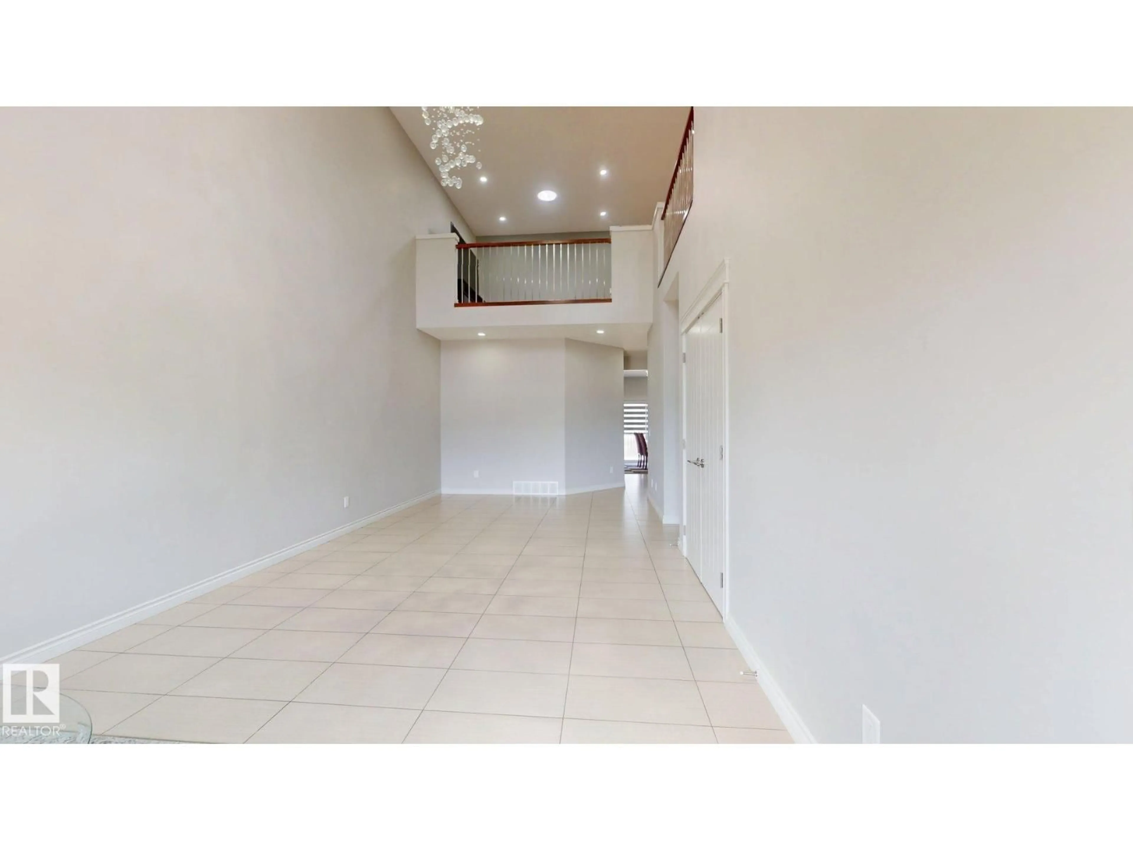 Indoor foyer for SW - 8607 MAYDAY WD, Edmonton Alberta T6X2L3