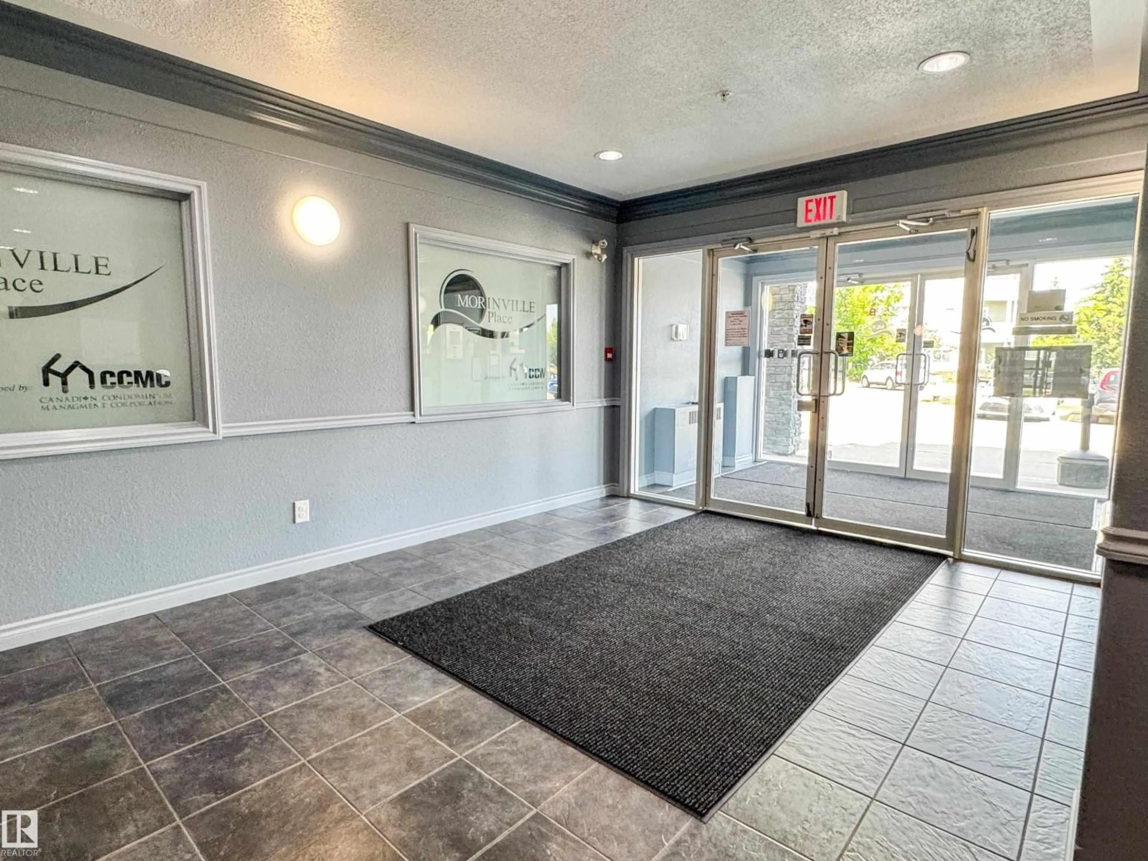 Indoor foyer for 524 - 9910 107 ST, Morinville Alberta T8R0A3