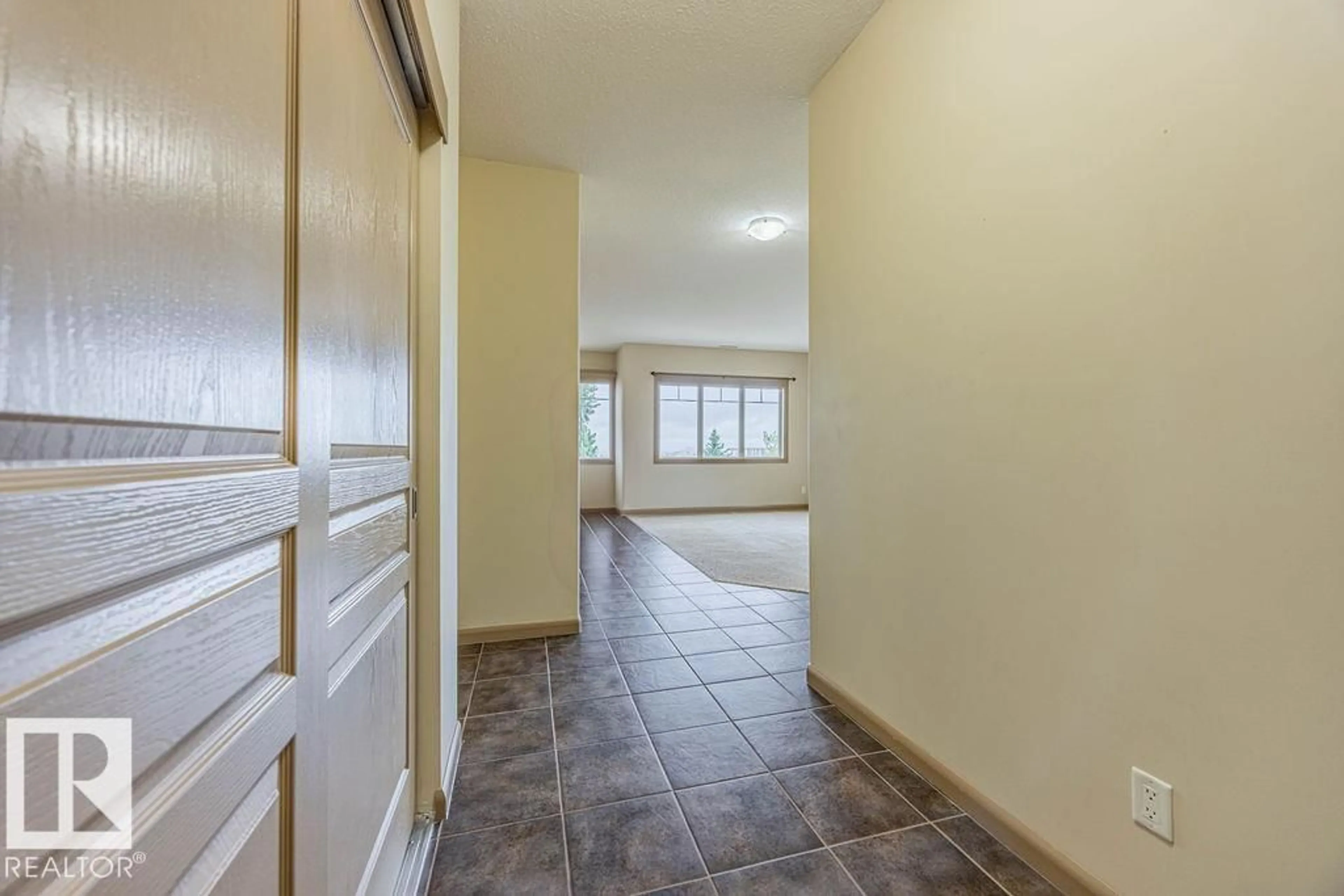 Indoor foyer for 404 - 501 PALISADES WY, Sherwood Park Alberta T8H0H8