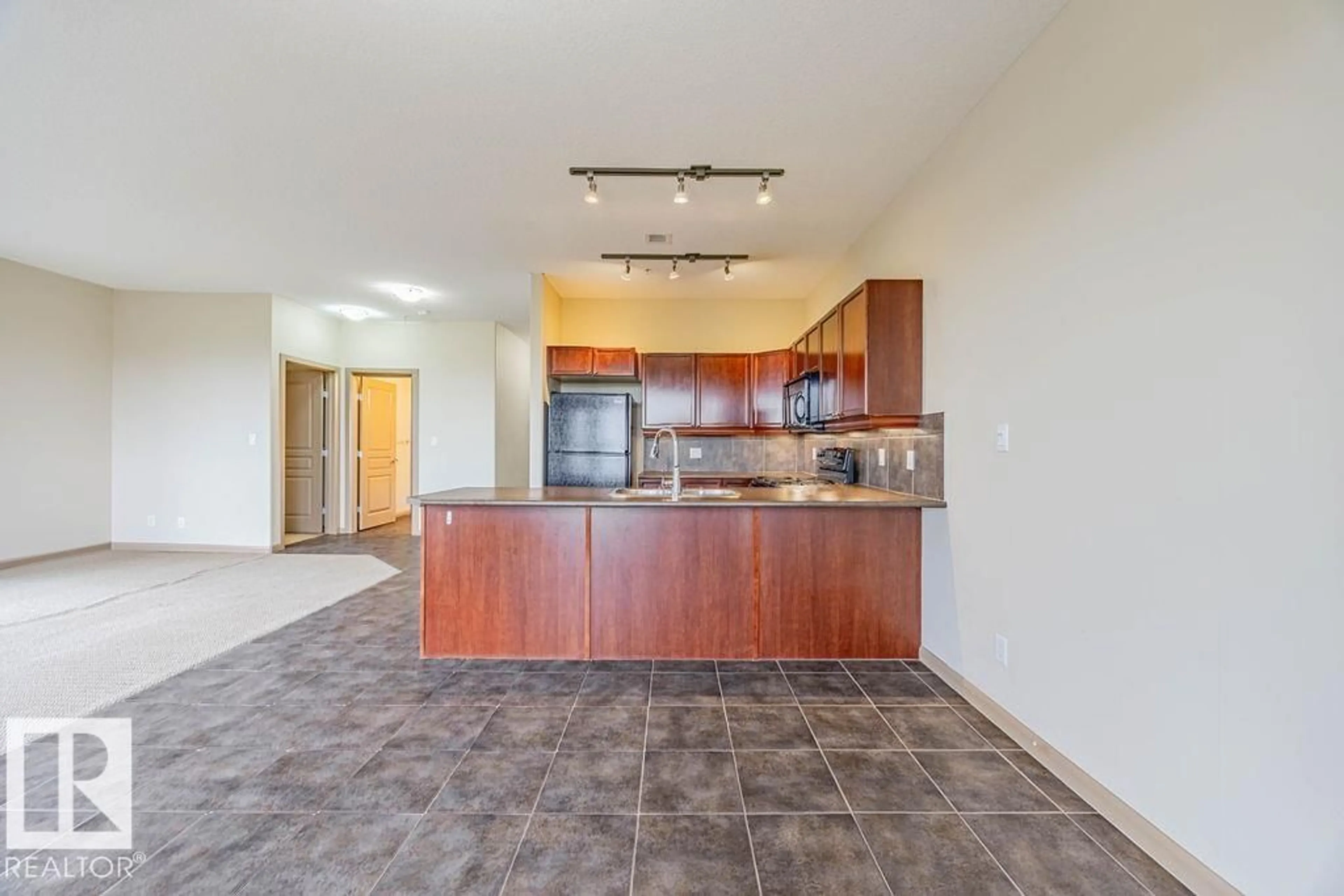 Standard kitchen, unknown for 404 - 501 PALISADES WY, Sherwood Park Alberta T8H0H8