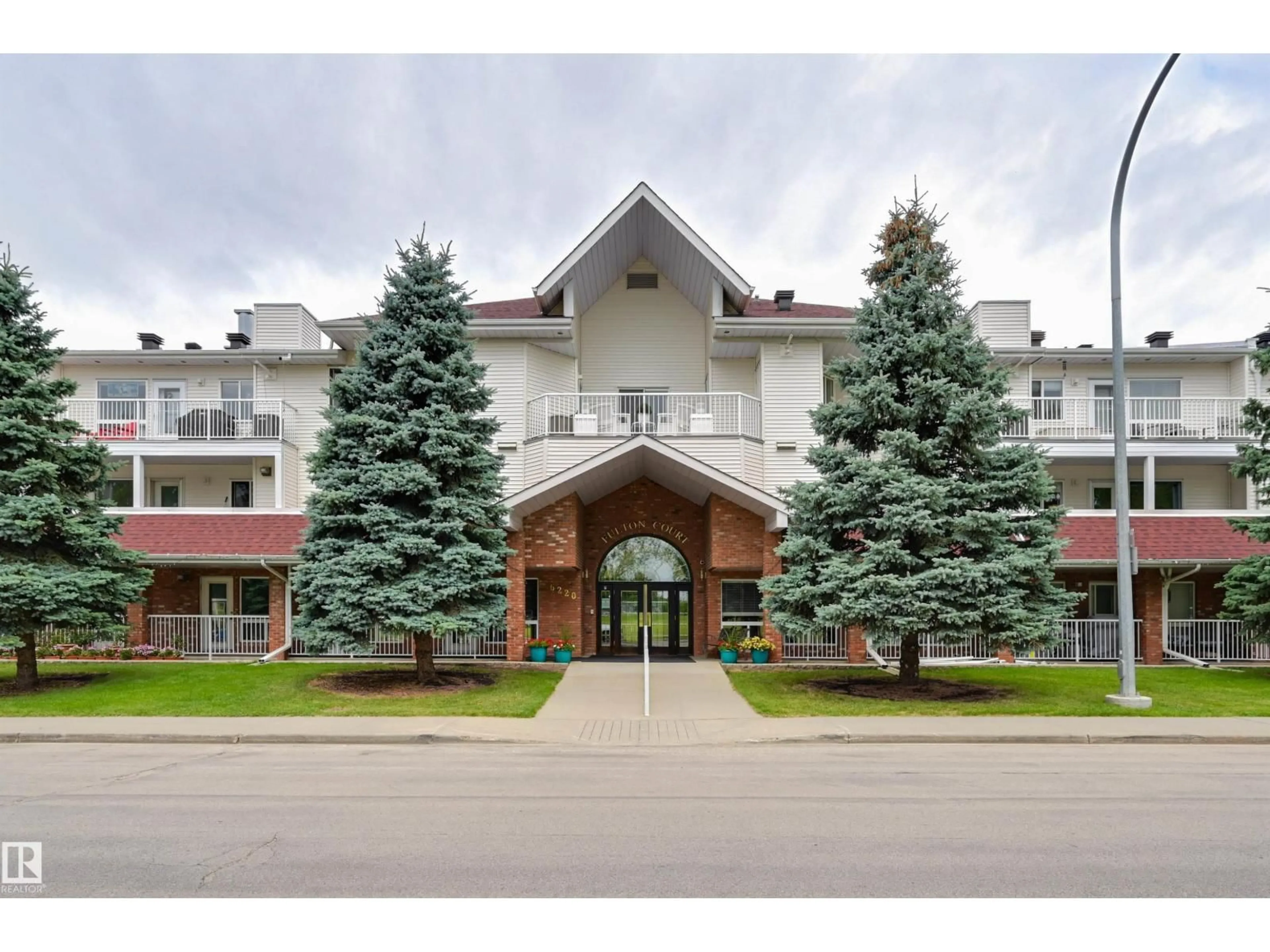 Indoor foyer for #304 - 6220 FULTON RD, Edmonton Alberta T6A3T4