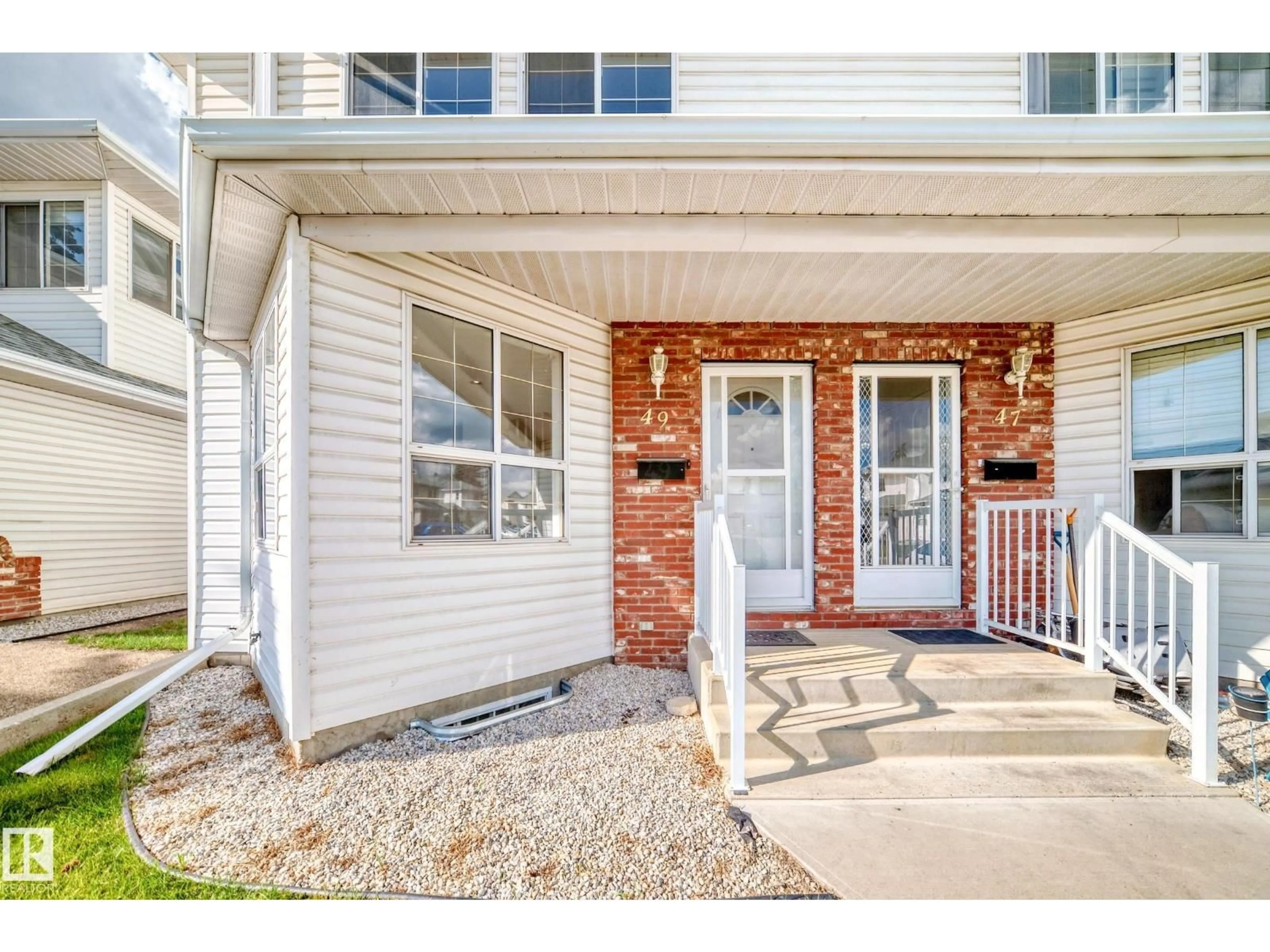 Indoor entryway for 1033 - 49 YOUVILLE DR, Edmonton Alberta T6L6V9