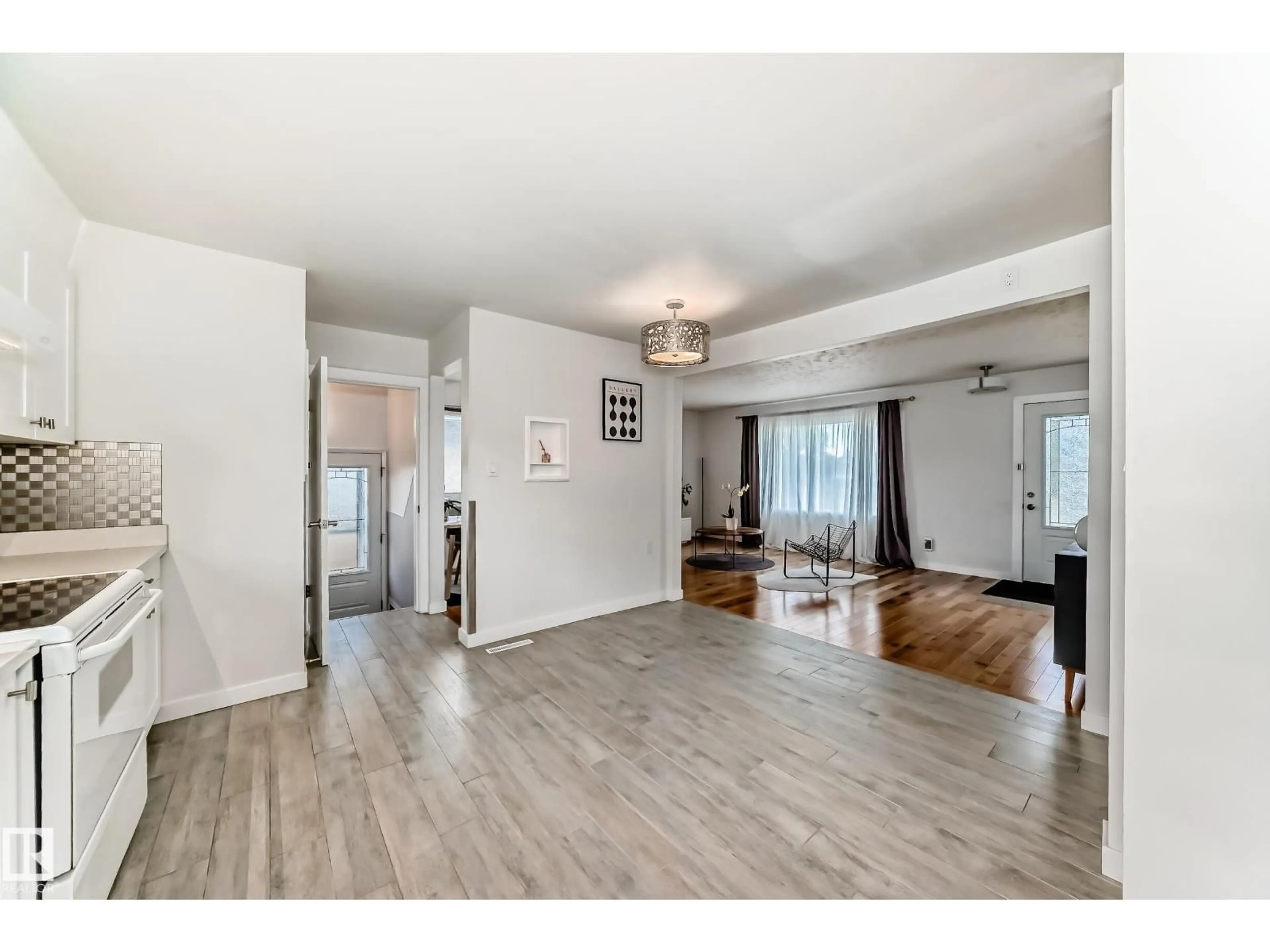 Unknown for 13424 82 ST, Edmonton Alberta T5E2V2