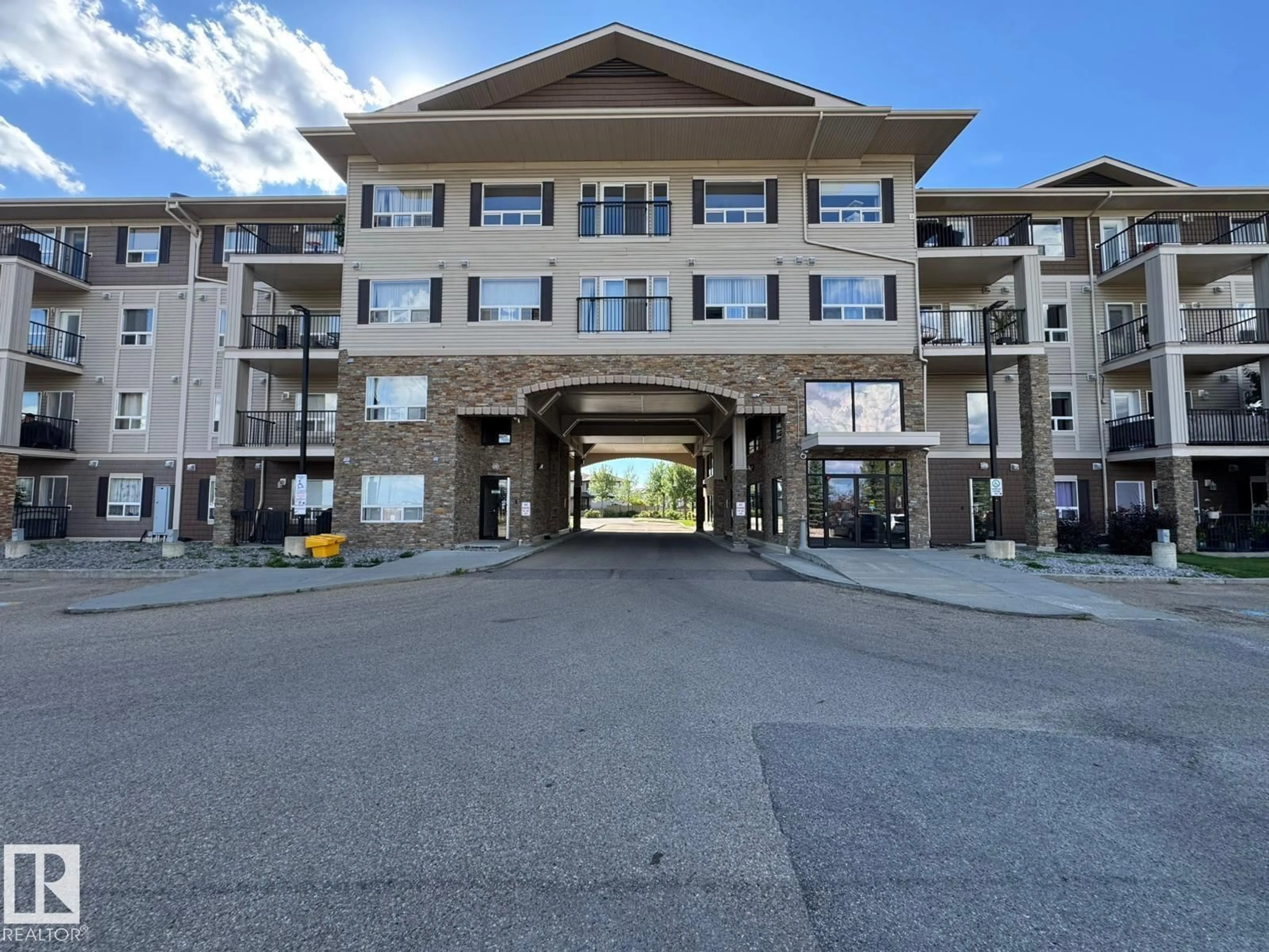 Indoor foyer for #445 - 1520 HAMMOND GATE, Edmonton Alberta T6M0J4
