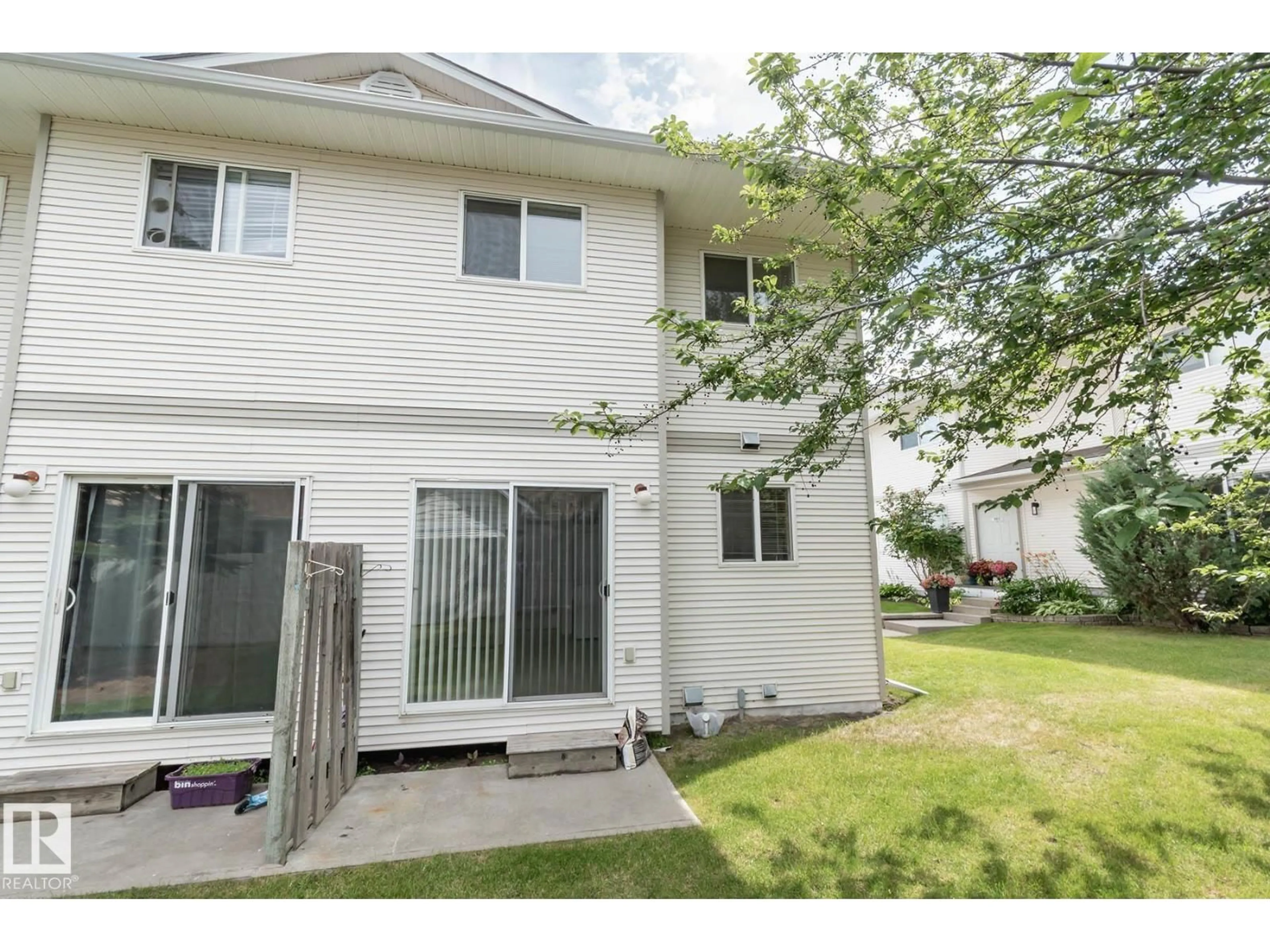 Patio, street for #1001 - 610 KING ST, Spruce Grove Alberta T7X4J9