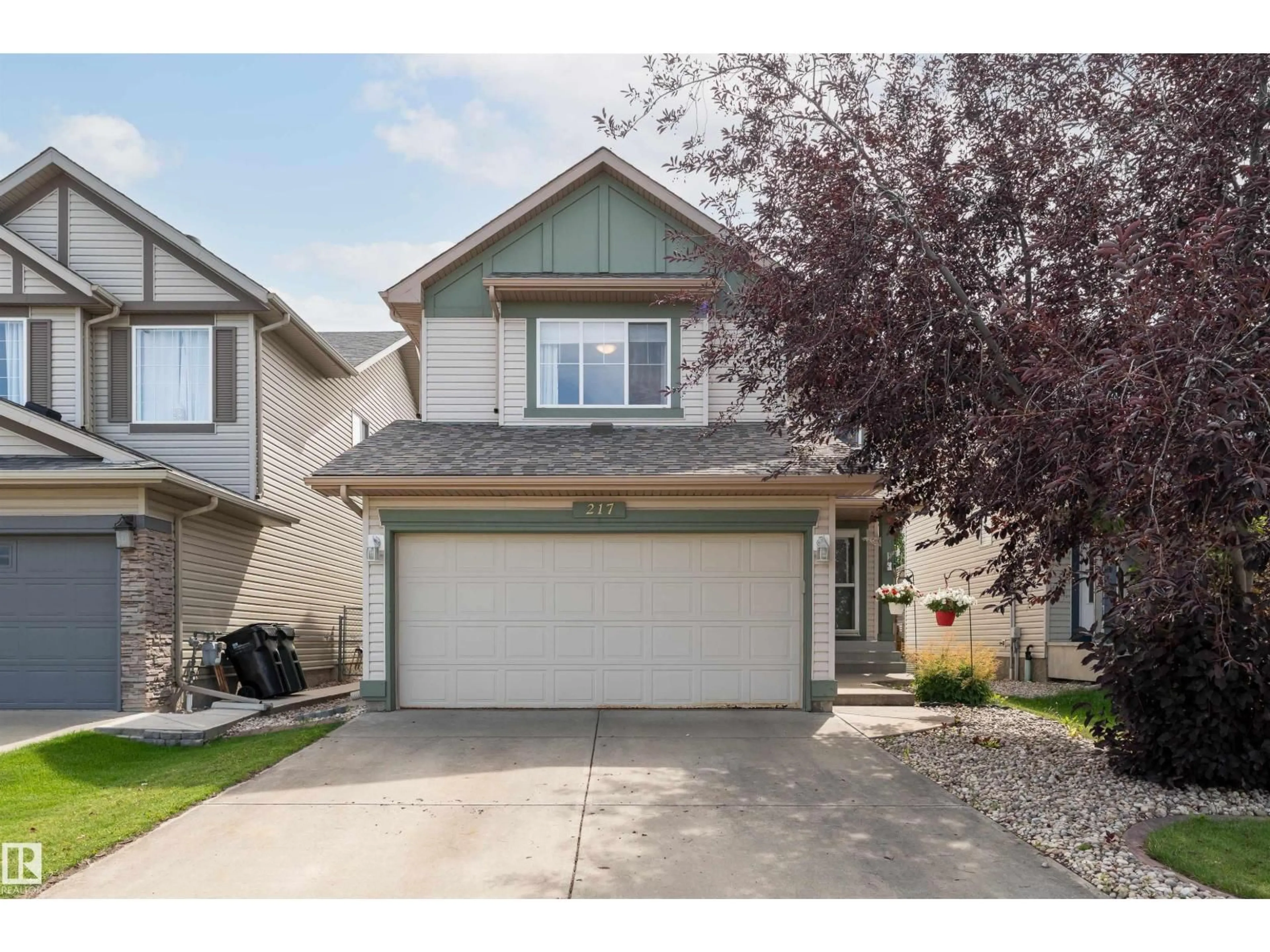 Home with vinyl exterior material, street for 217 CORNWALL RD, Sherwood Park Alberta T8H2L8