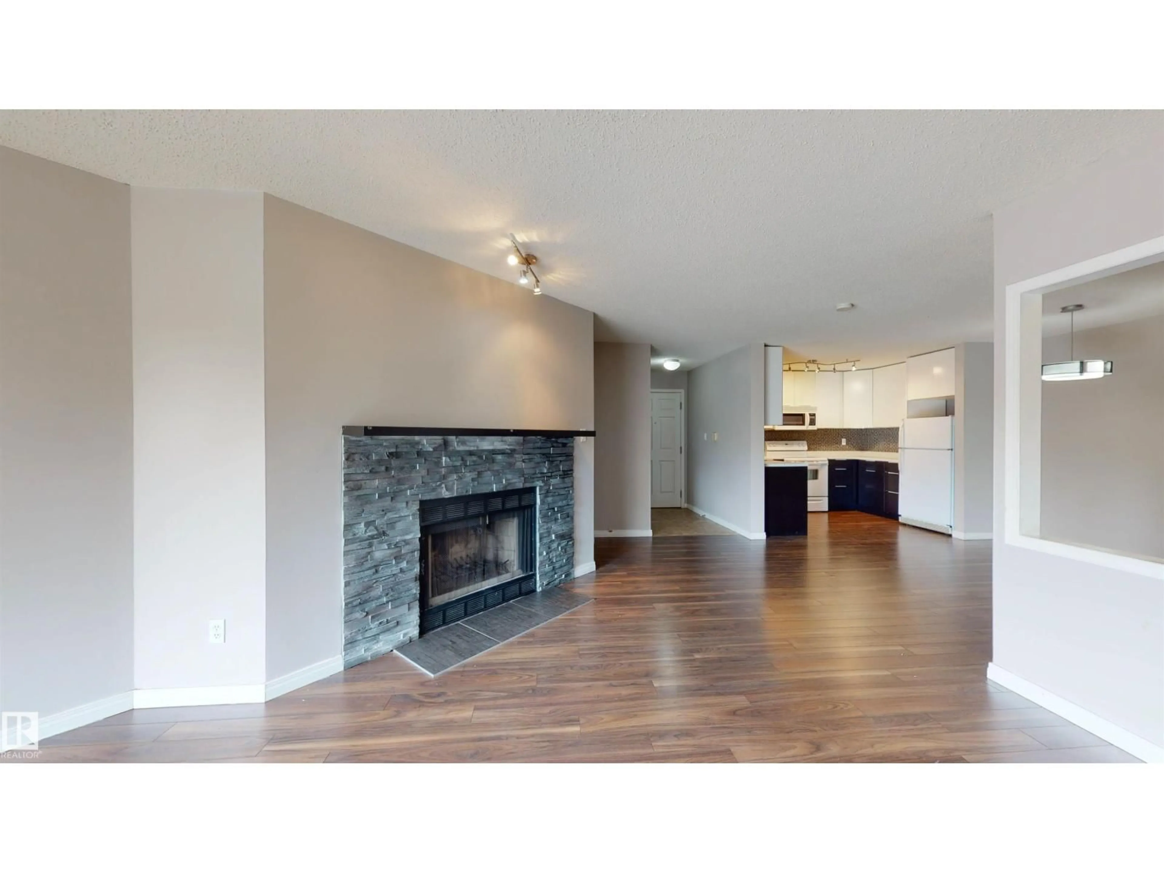 Unknown for 9010 - 316 106 AV, Edmonton Alberta T5H4K3