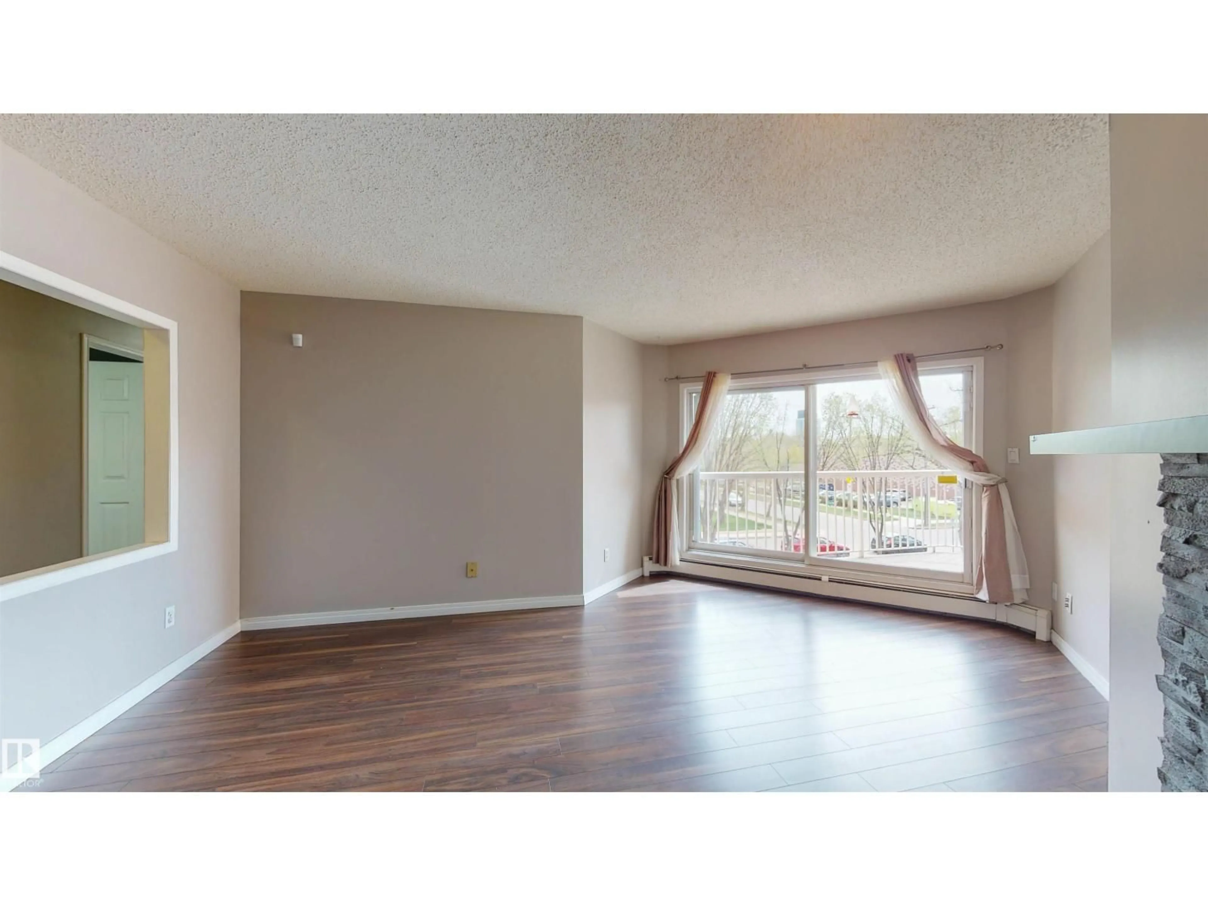 A pic of a room for 9010 - 316 106 AV, Edmonton Alberta T5H4K3