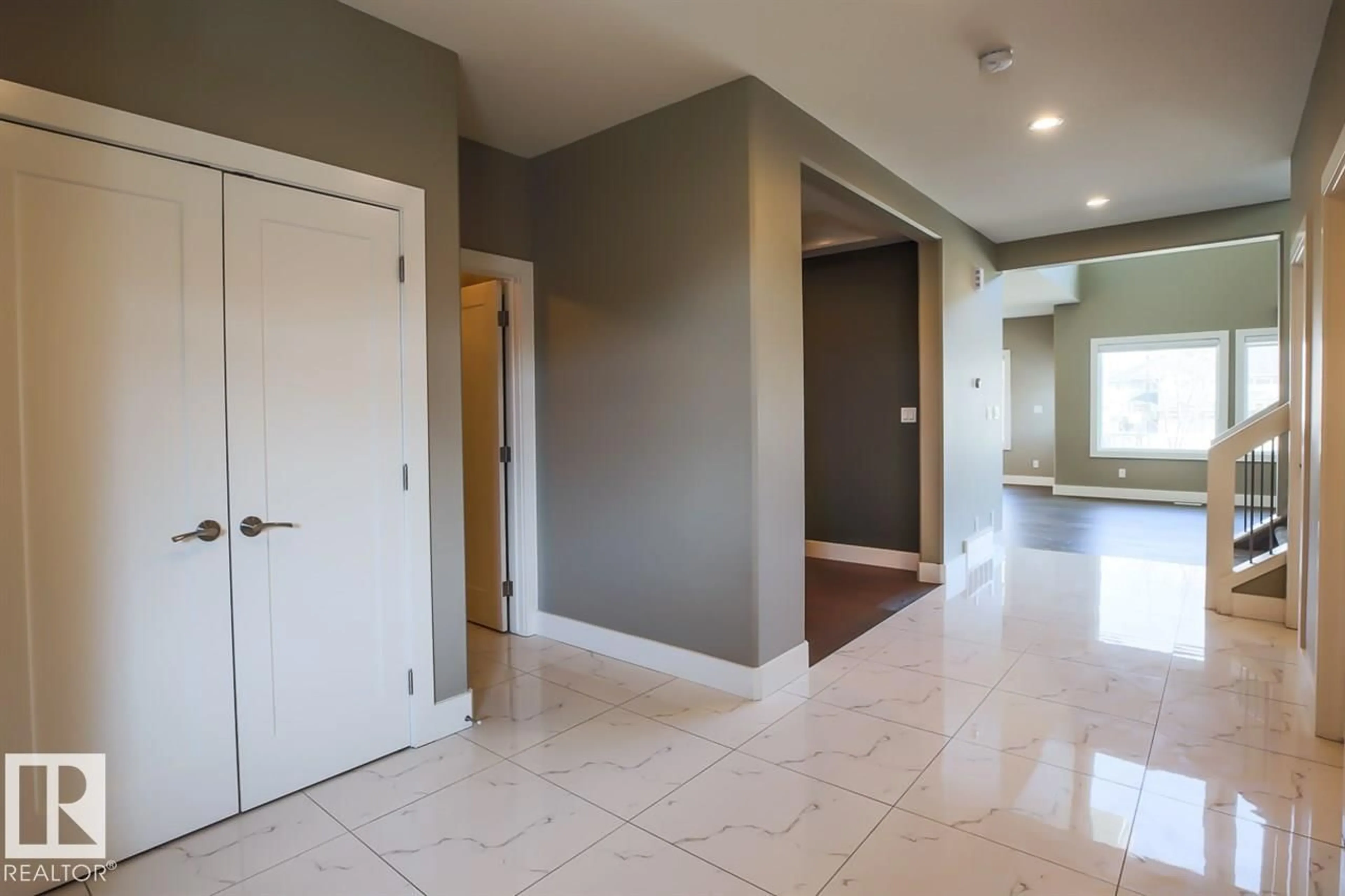 Indoor entryway for 20010 128A AV, Edmonton Alberta T5S0E6
