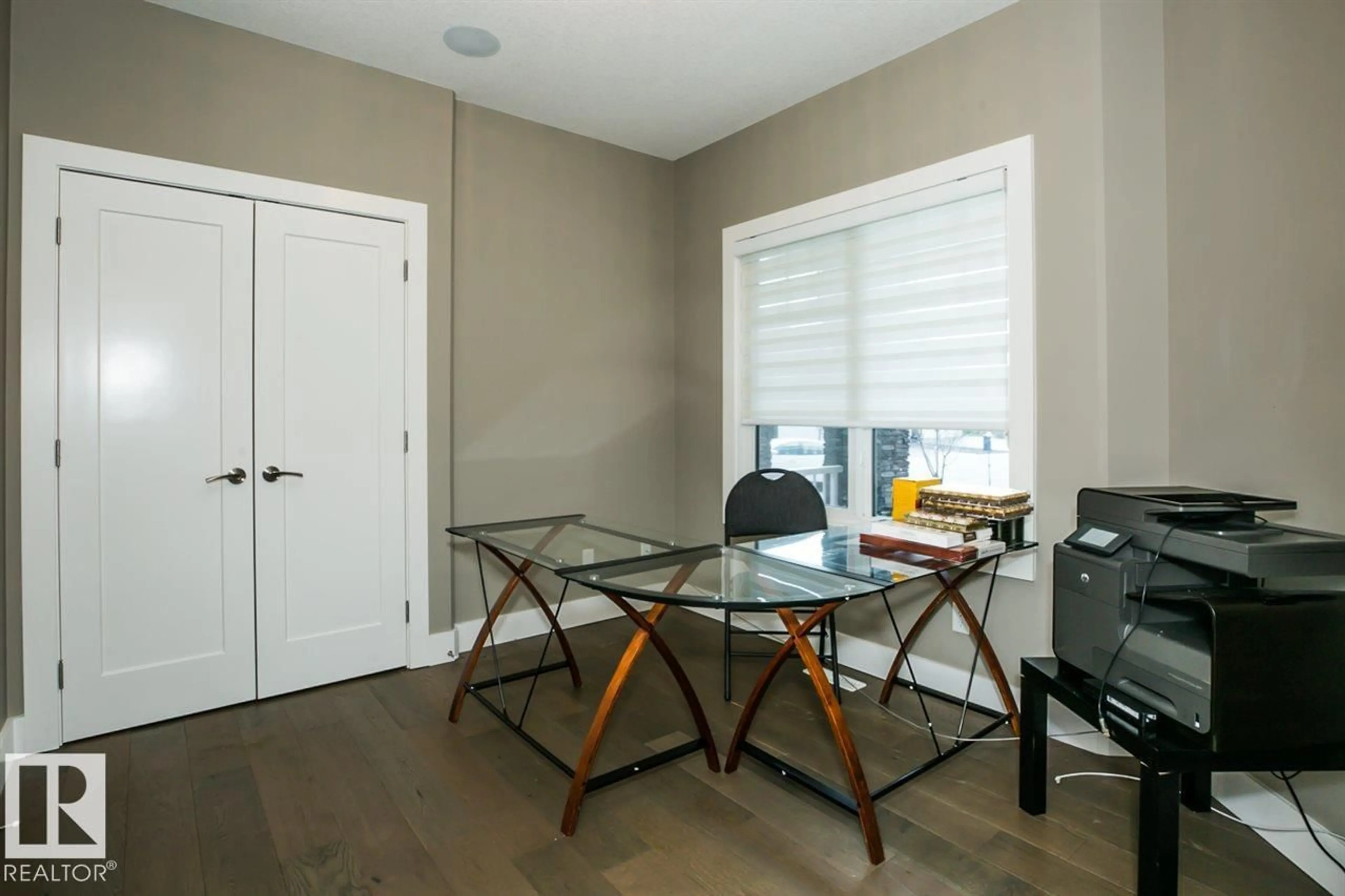 A pic of a room for 20010 128A AV, Edmonton Alberta T5S0E6