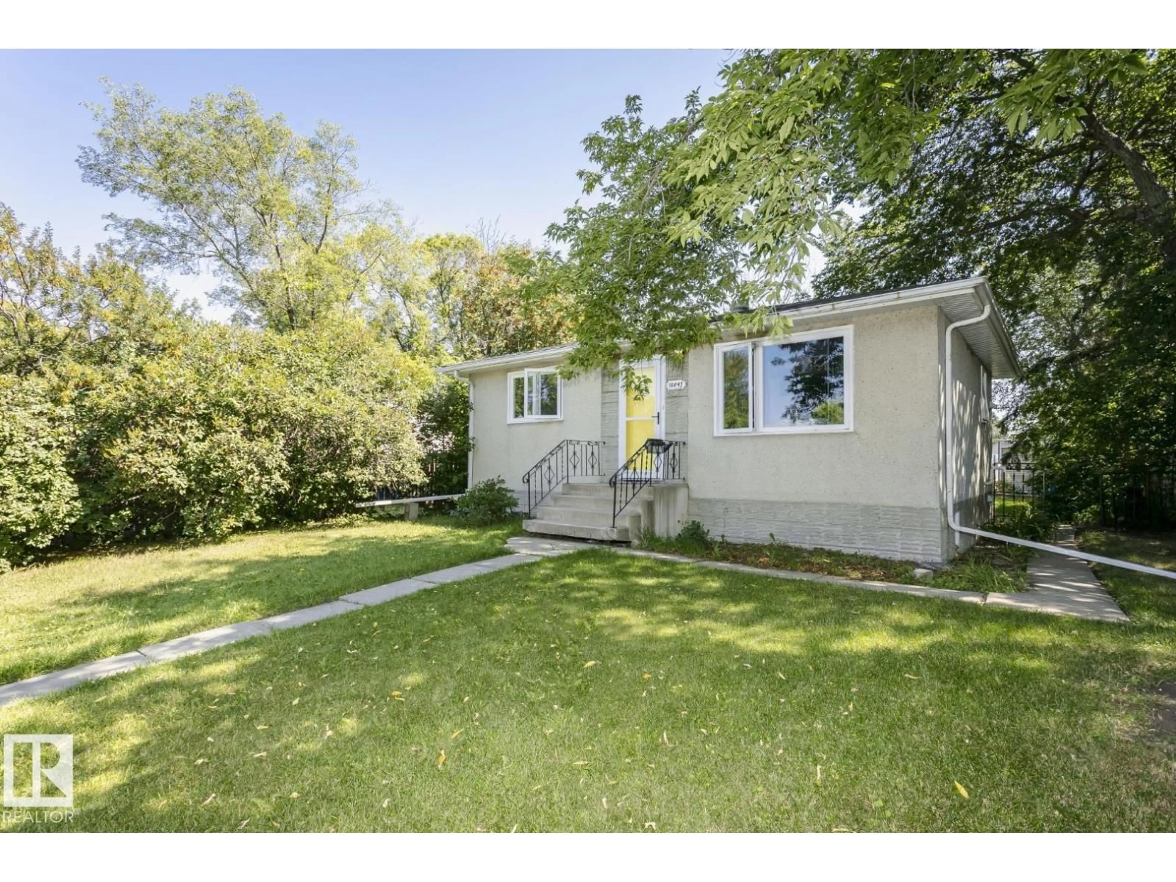 A pic from outside/outdoor area/front of a property/back of a property/a pic from drone, street for NW - 10841 154 ST, Edmonton Alberta T5P2J6