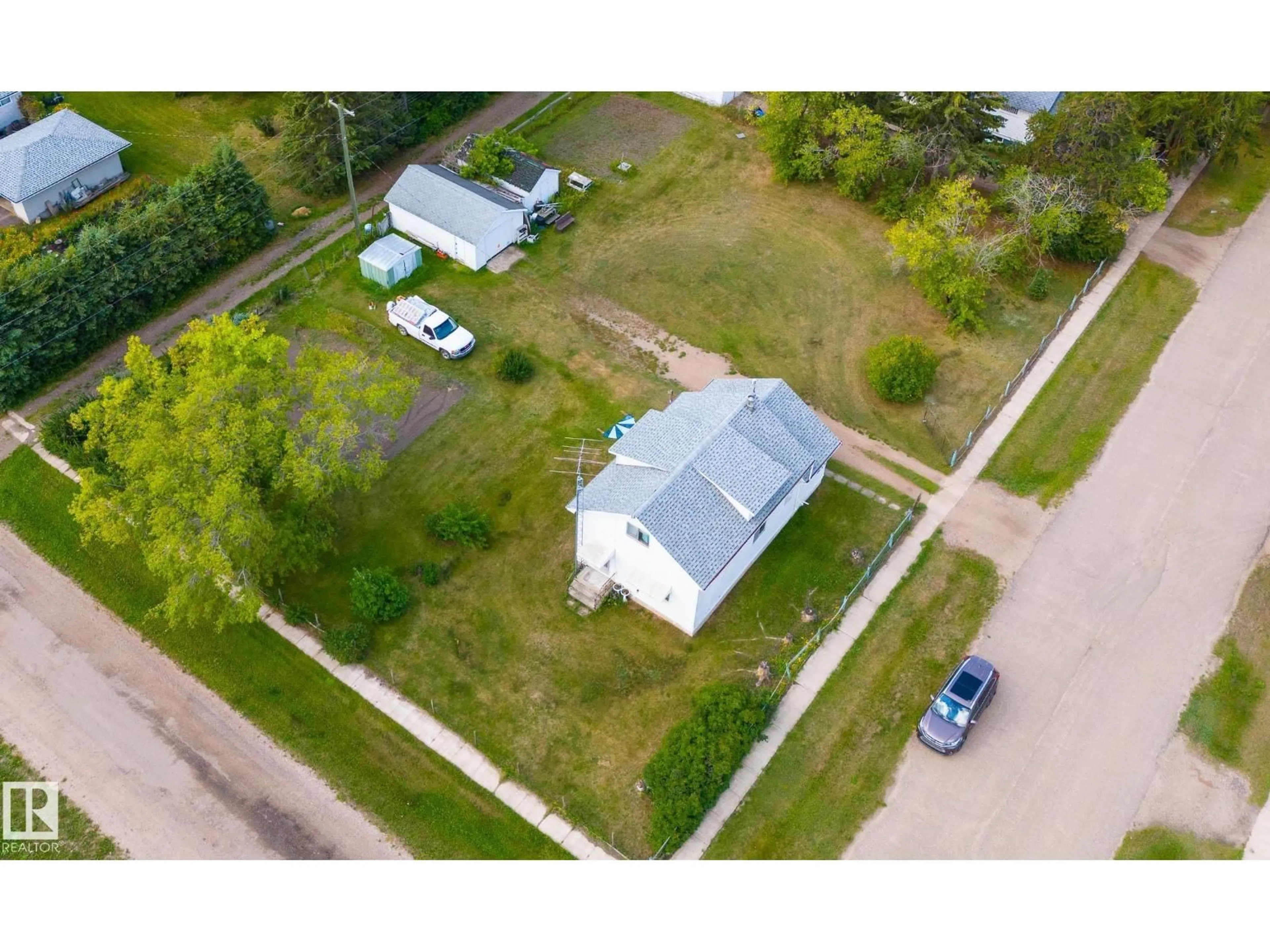A pic from outside/outdoor area/front of a property/back of a property/a pic from drone, street for 5103 51 AV, Vilna Alberta T0A3L0